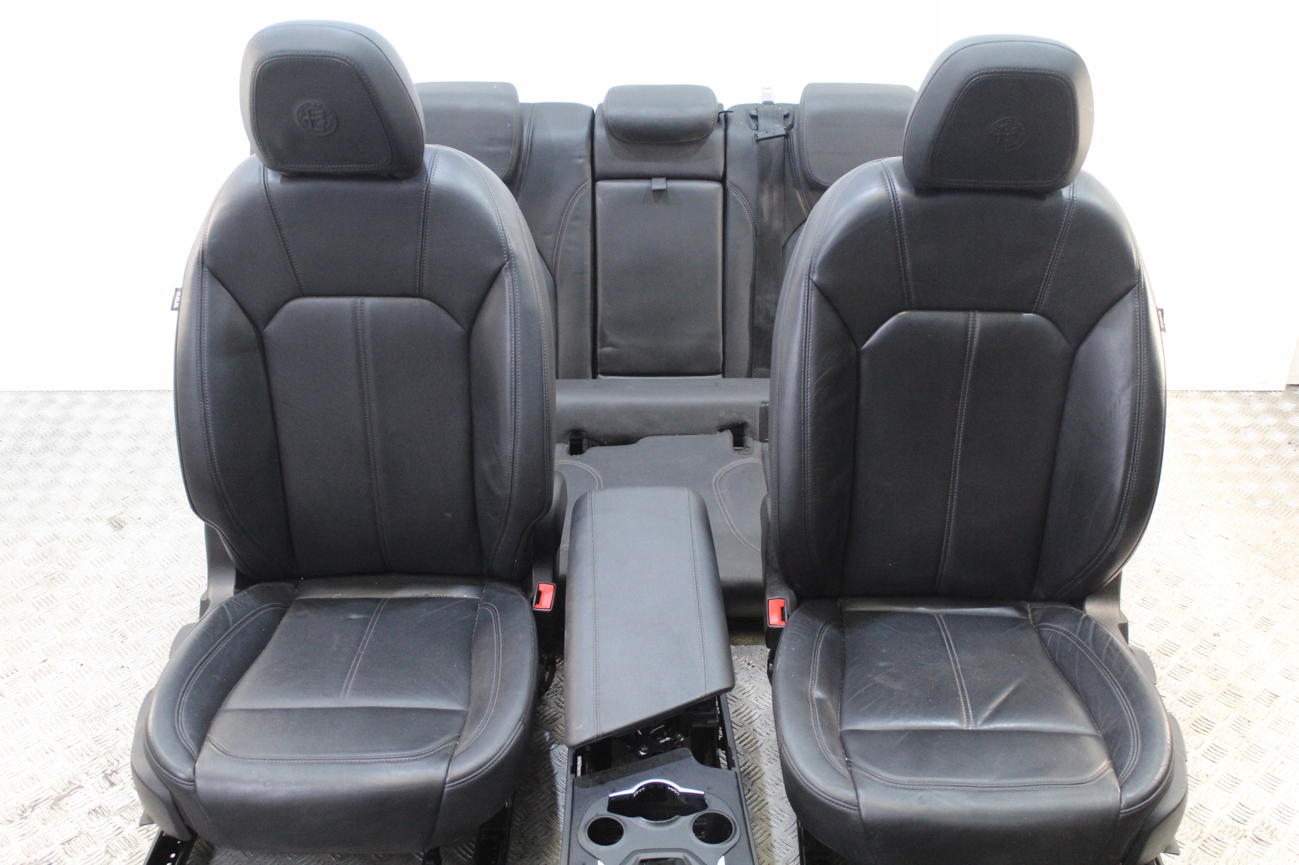 СИДІННЯ ІНТЕР'ЄР SKORA STELVIO