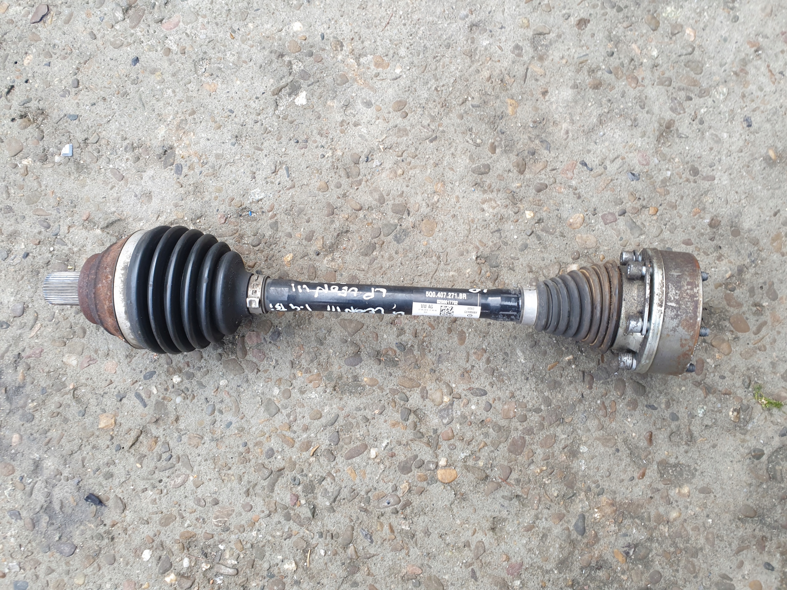 semi-axis left SEAT LEON 3 III GOLF VII SKODA 2013- 5F 5Q0407271BR