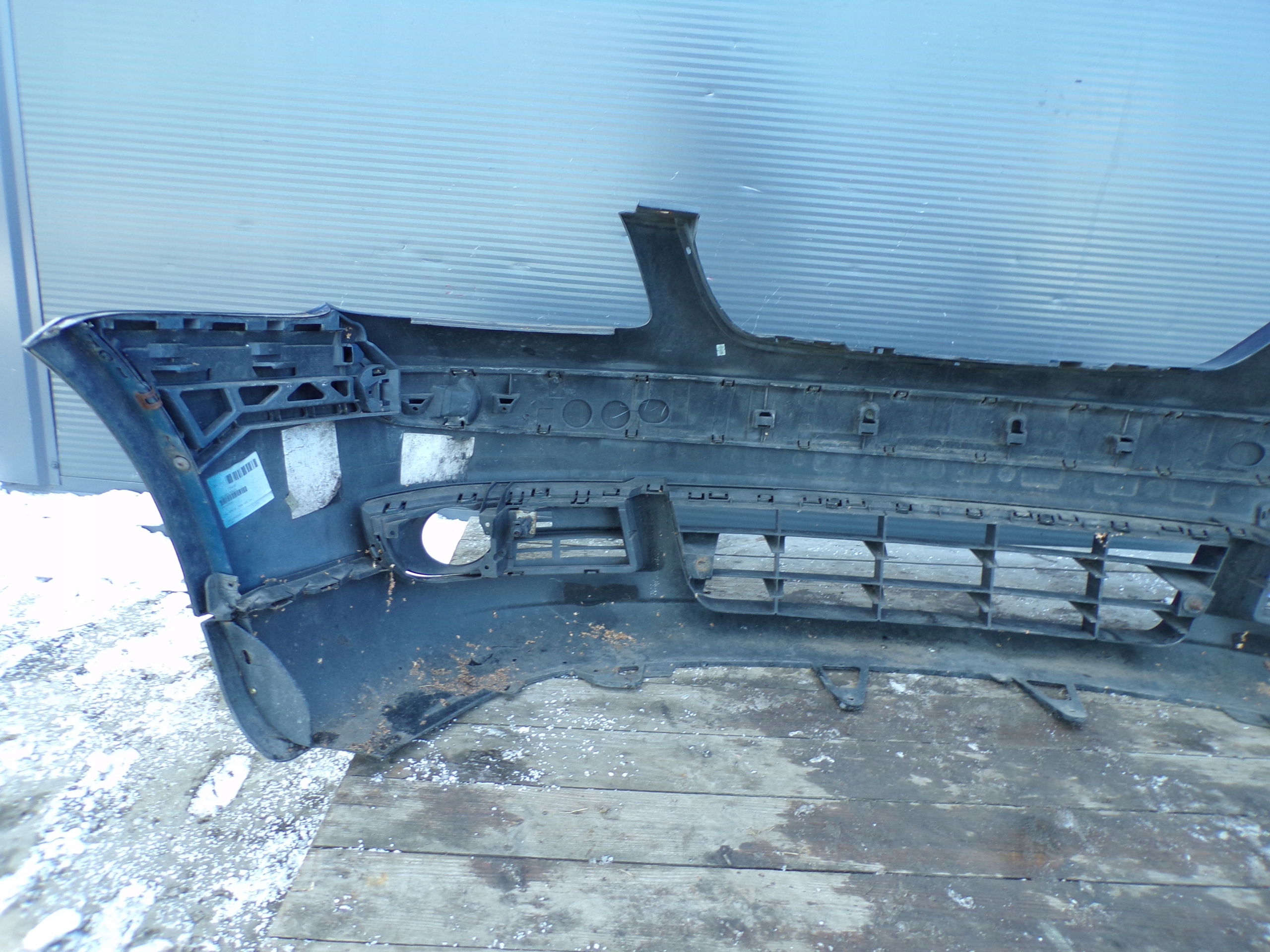 front bumper front VOLKSWAGEN TOURAN 1 and colour LB5N