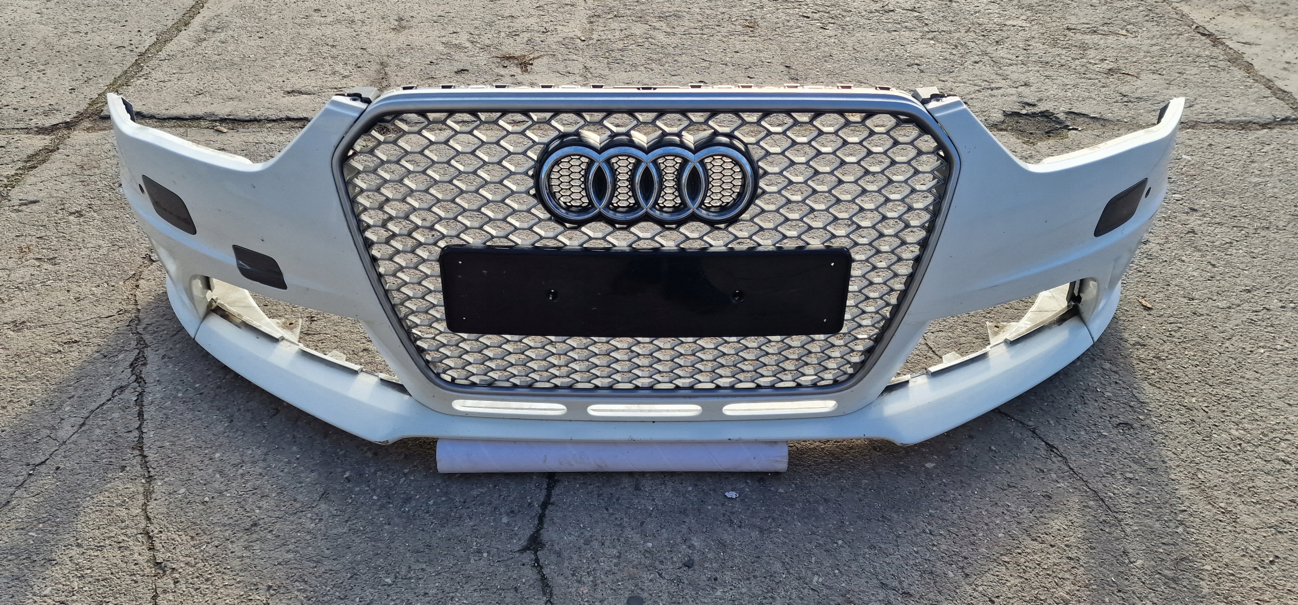 AUDI RS4 8K0 PARAURTI GRIGLIA