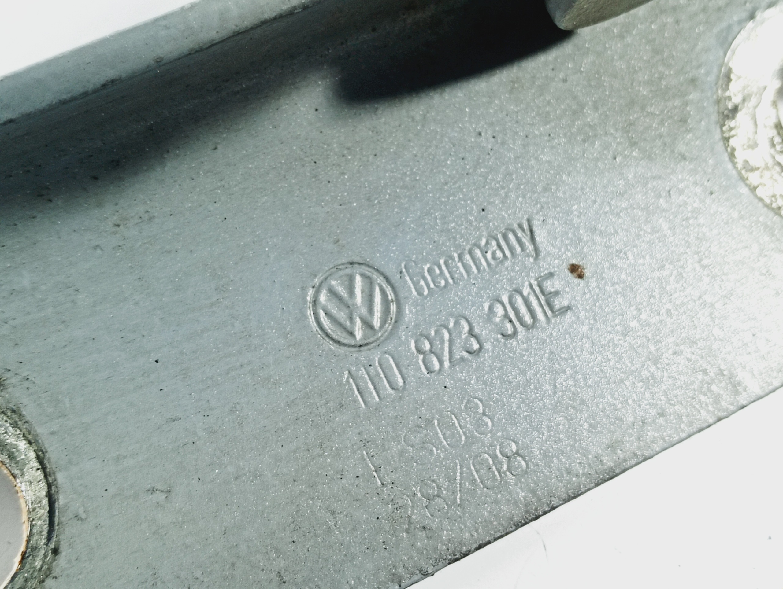 cerniere cofano anteriore OE 1T0823301E VW TOURAN 1 e 03-10