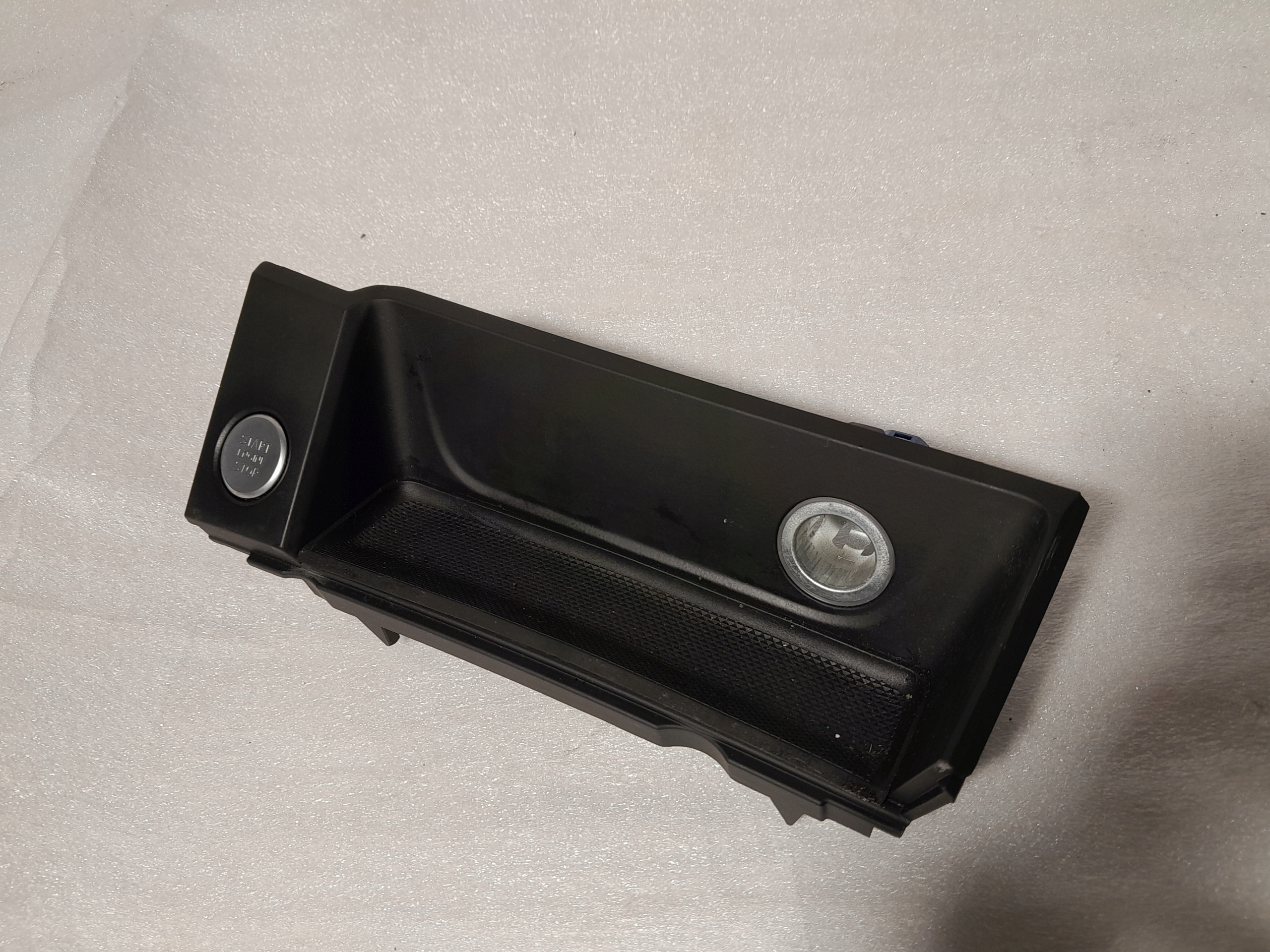 AUDI A4 B9 Schalter START STOP Handschuhfach 8W1864131