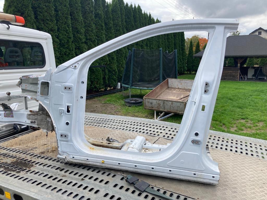 HYUNDAI KONA ПОРІГ СТІЙКА ЛІВИЙ ПЕРЕД