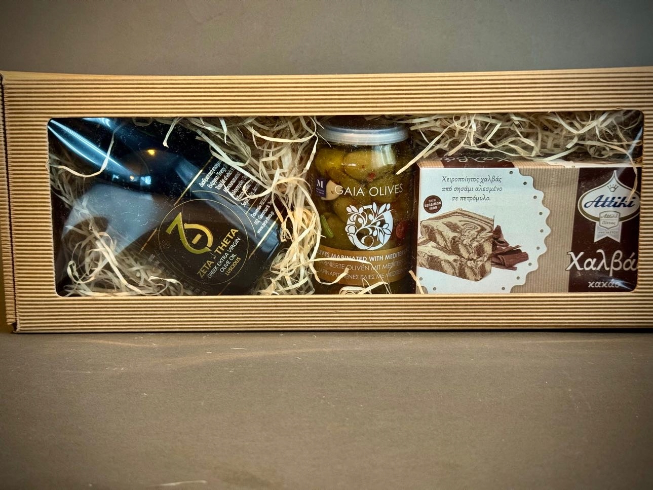 Levně Dárková sada Řecké příchutě Premium s olivovým olejem, olivami a chalvou