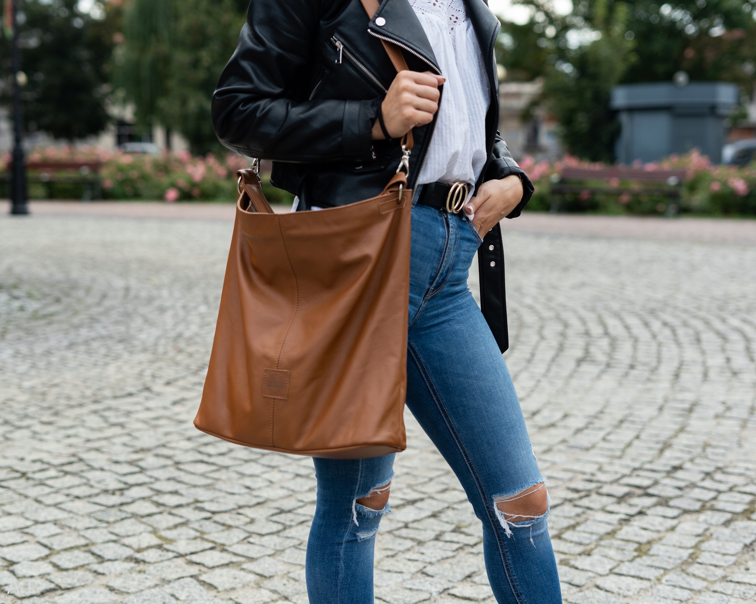 TOREBKA DAMSKA SKÓRZANA DUŻA WOREK SKÓRZANY TORBA Wzór dominujący bez wzoru