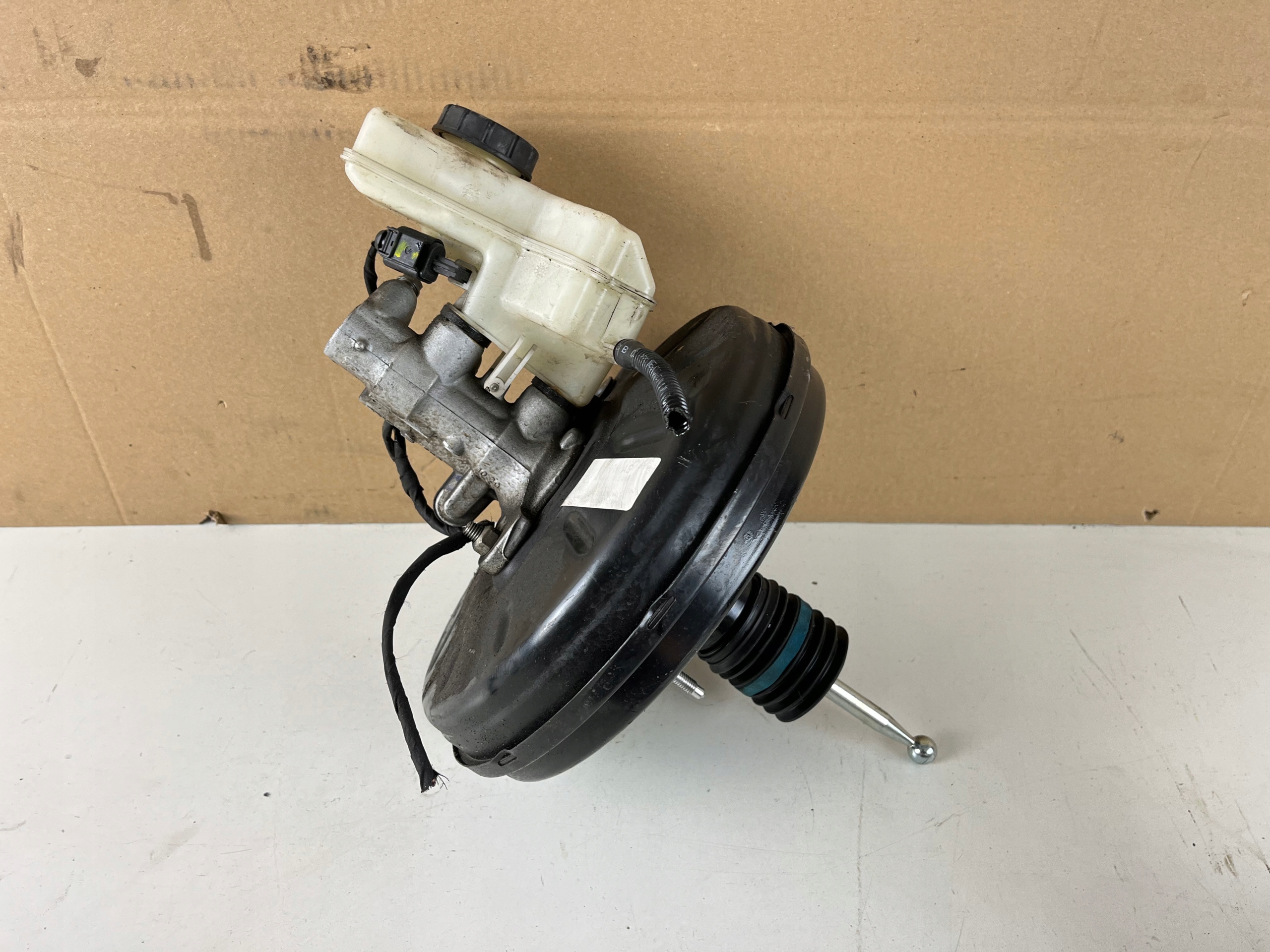 Servo bremsen VW SEAT SKODA AUDI 2Q161405L