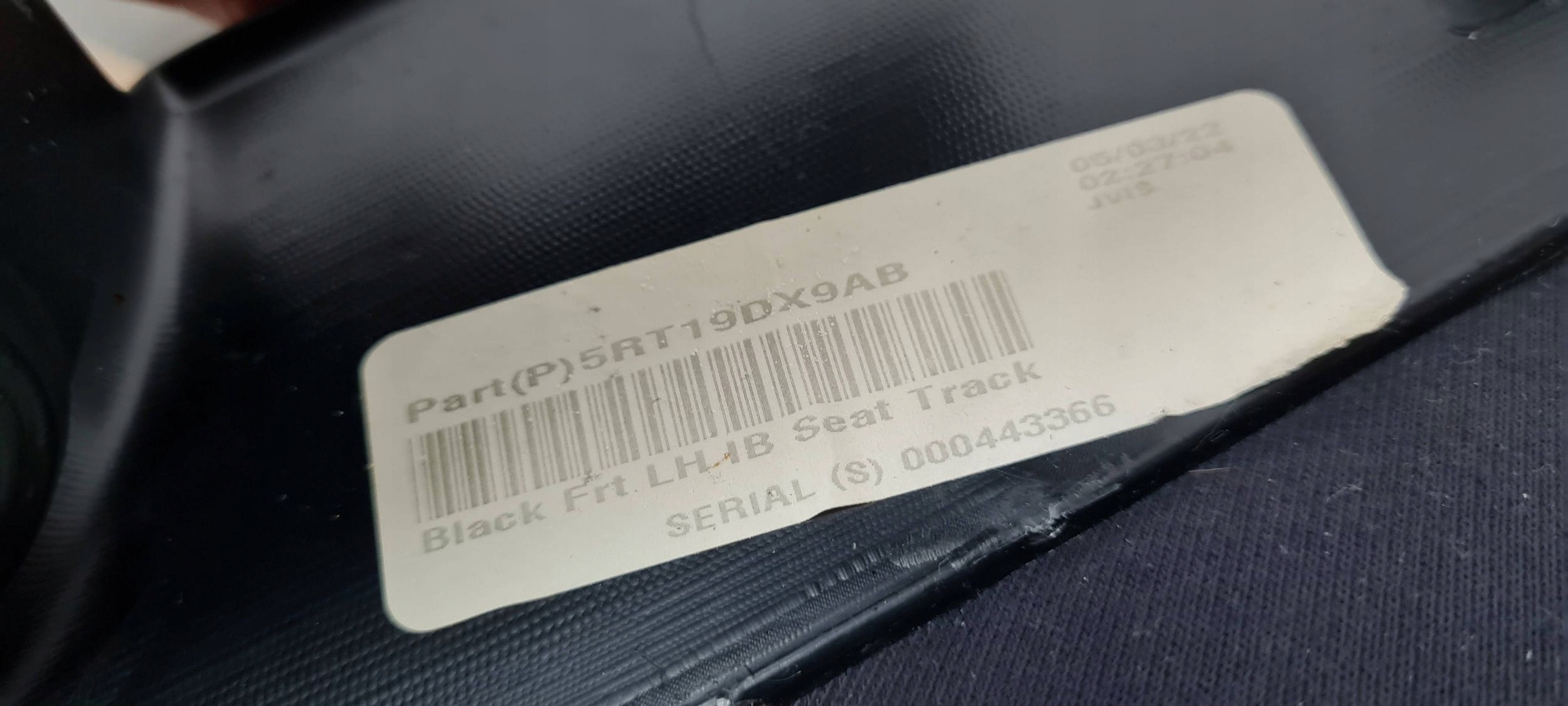 Chrysler Pacifica 2022 cover cap SZYN seat left front