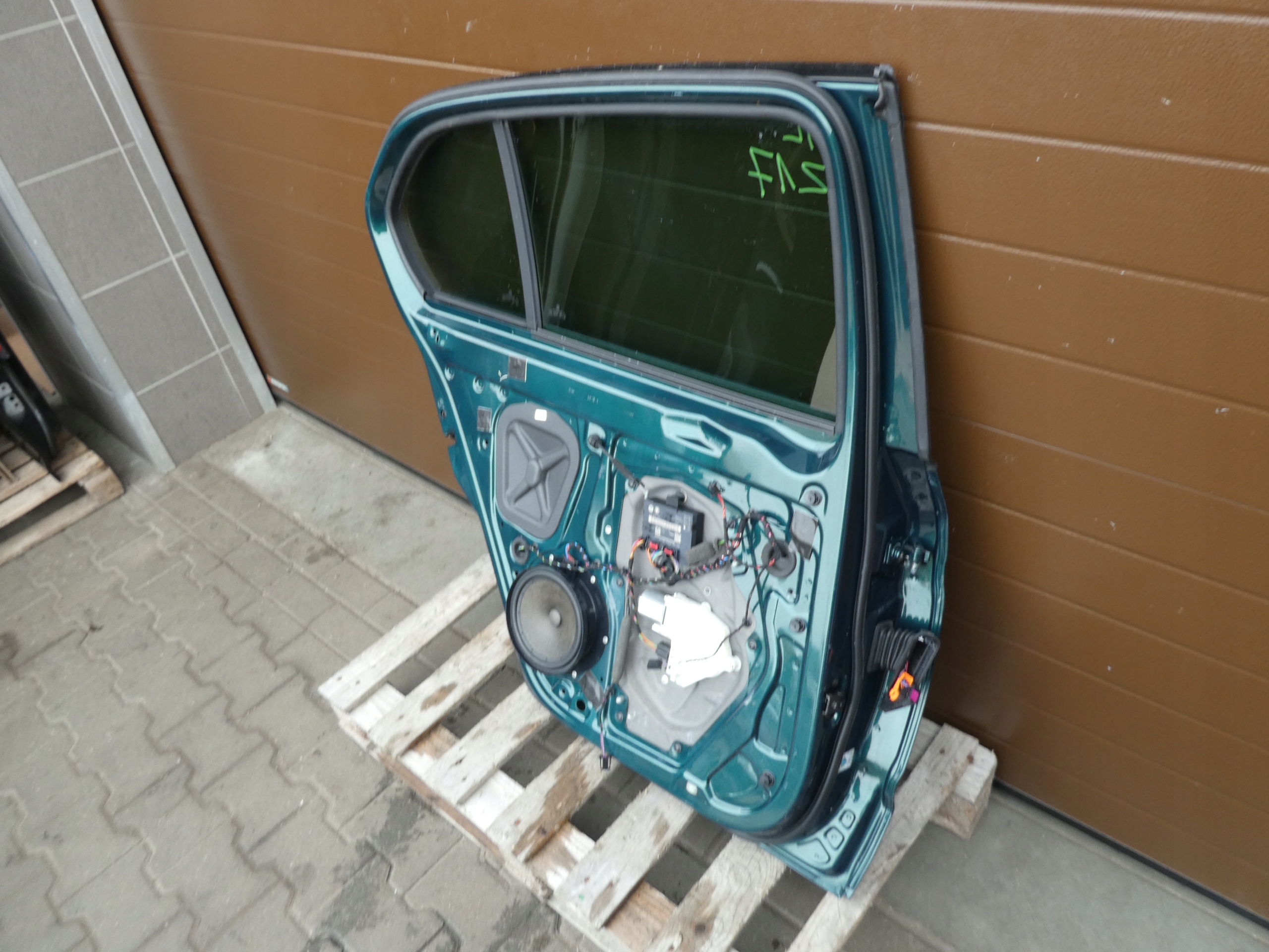 complete door left rear part SKODA SUPERB II