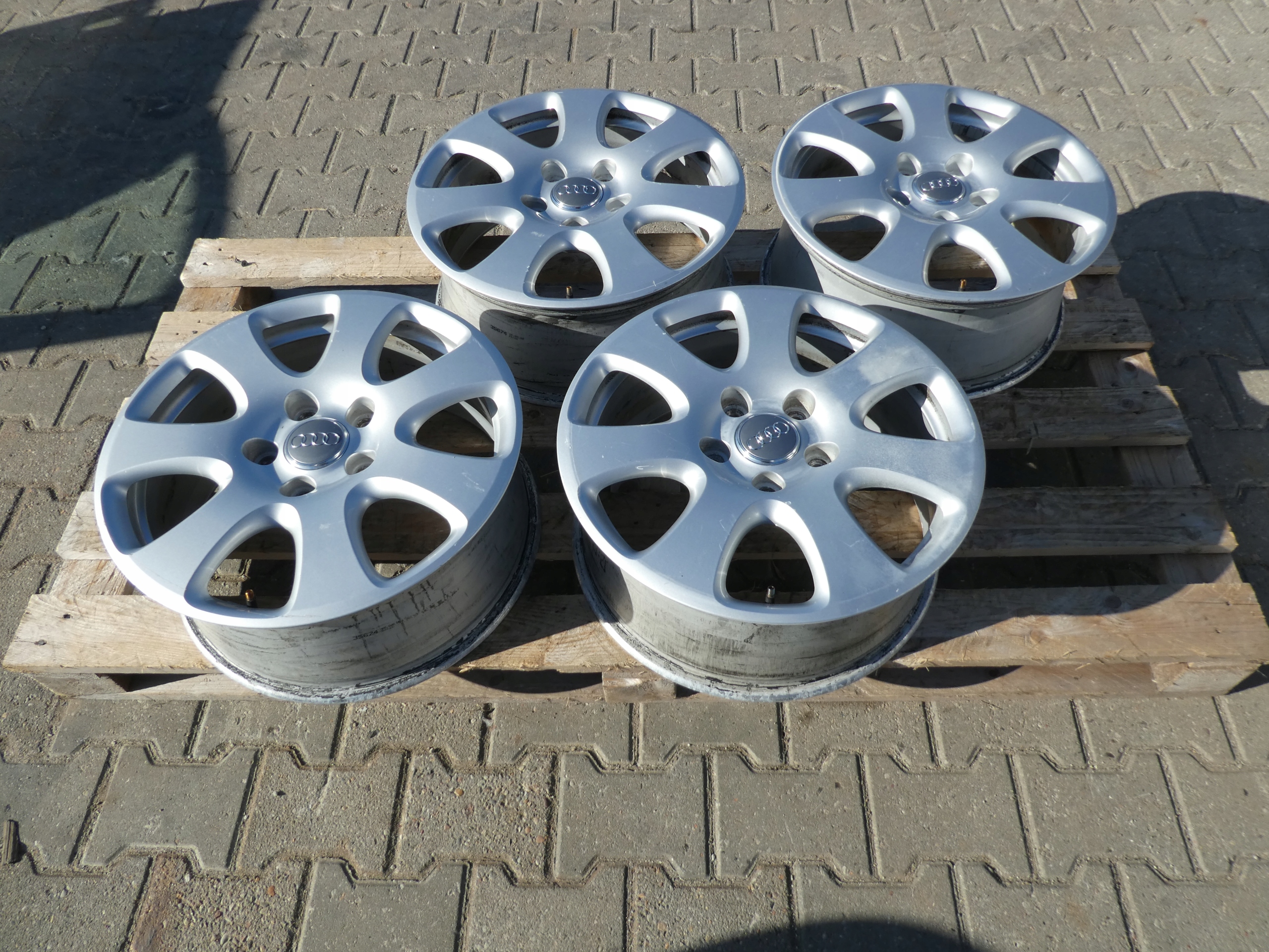 4X ALU discs original AUDI 4L0601025E