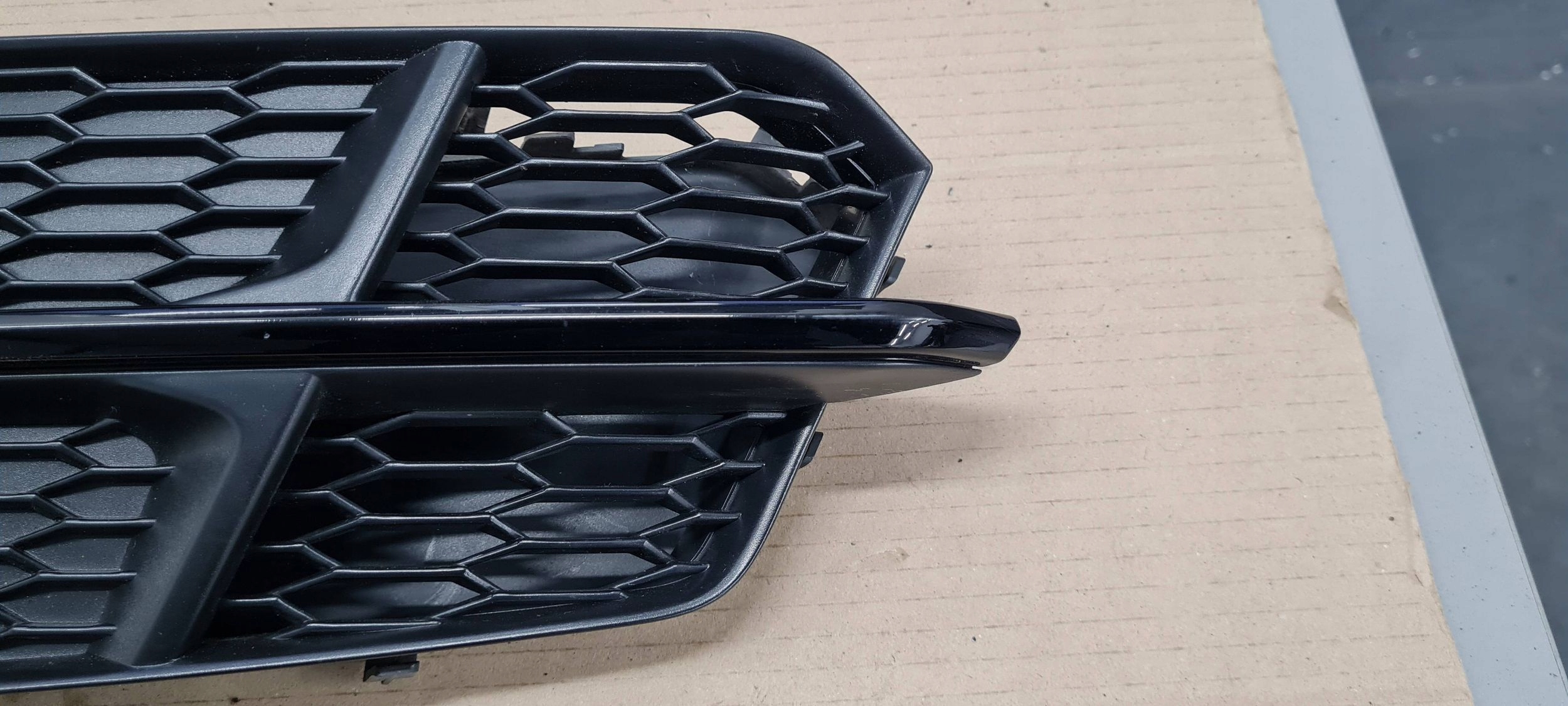 A6 C7 4G LIFT grid of a bumper left left front SLINE black 4G0807681AN