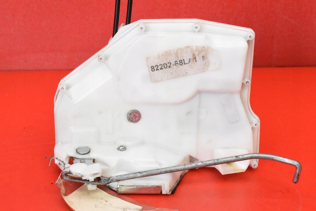 lock door left front EU 82202-68LA1 SUZUKI SWIFT 5 V MK7 5D HB 10-15