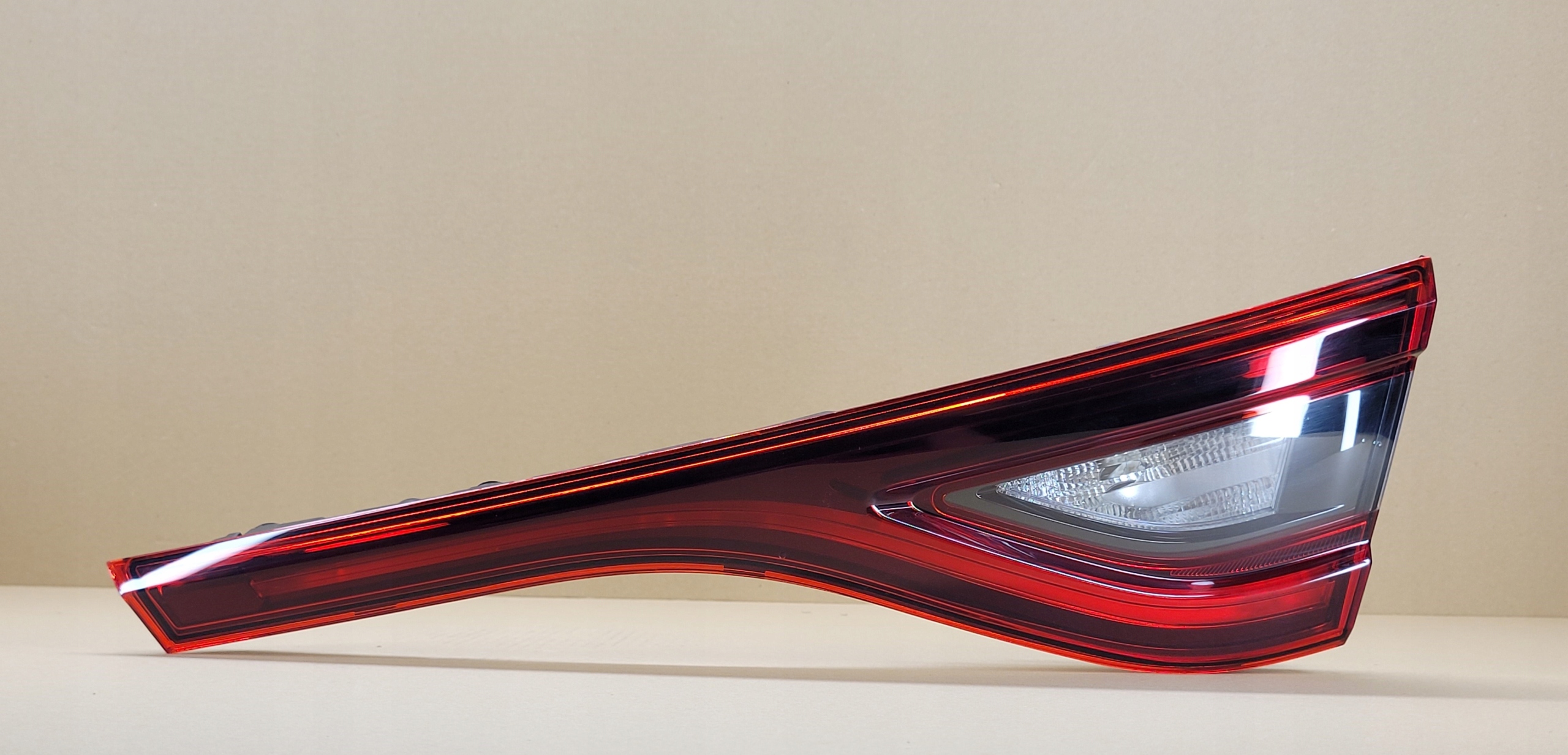 RENAULT ARKANA 19- PRAWA TYLNA LAMPA KLAPA LED ORYGINAŁ 265500936R