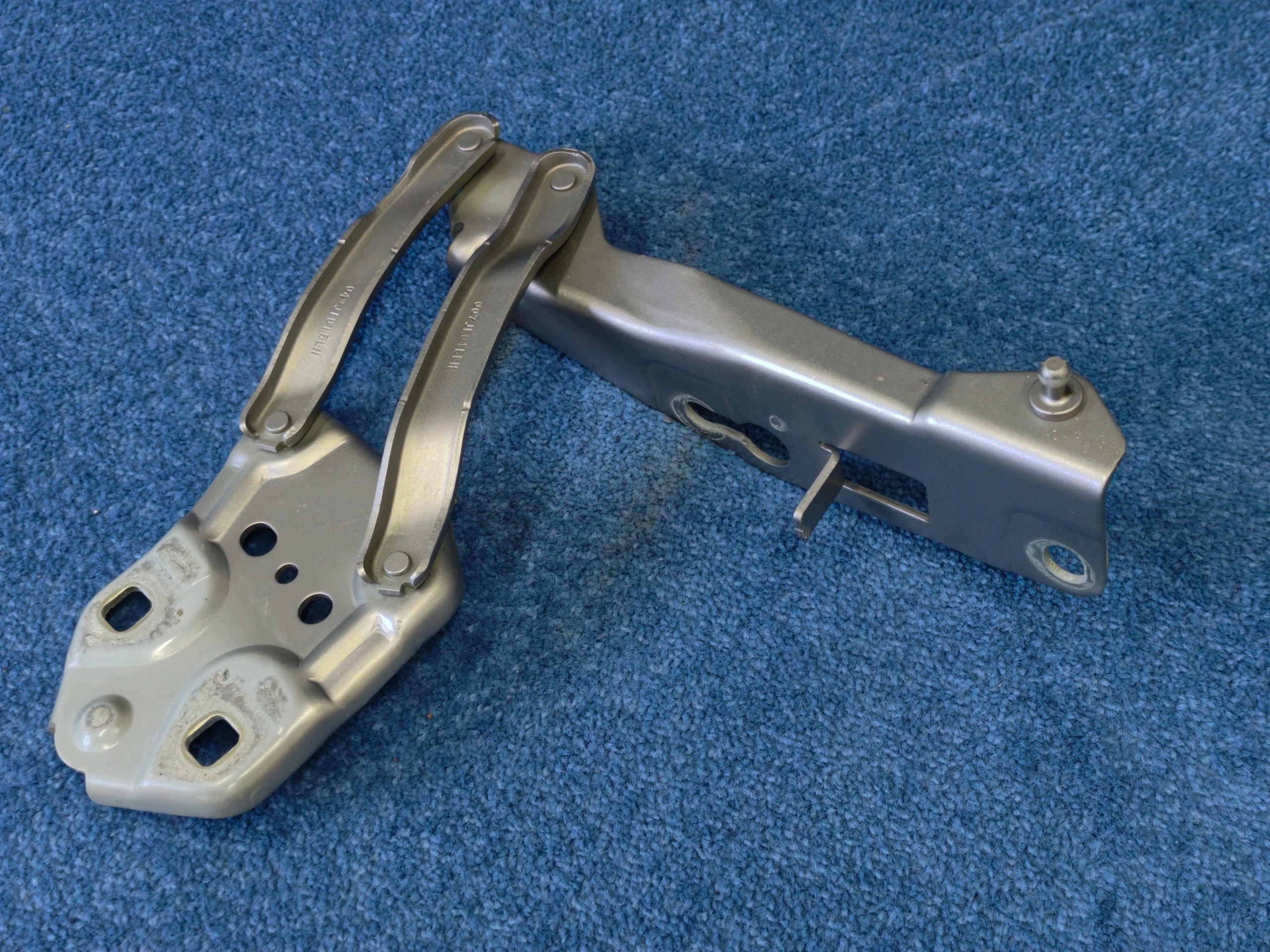VOLVO XC40 2017- hinge bonnets left original SREBRNY 32297489