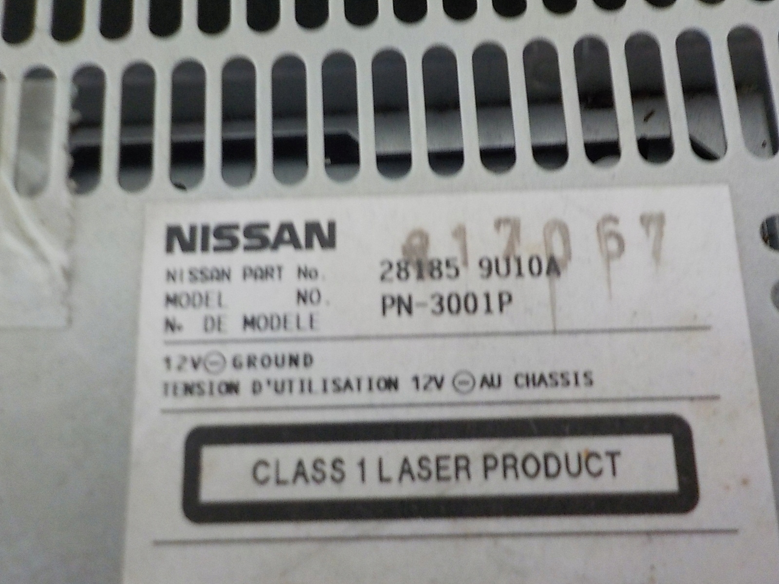 NISSAN NOTE und RADIO FABRYCZNE 281859U10A
