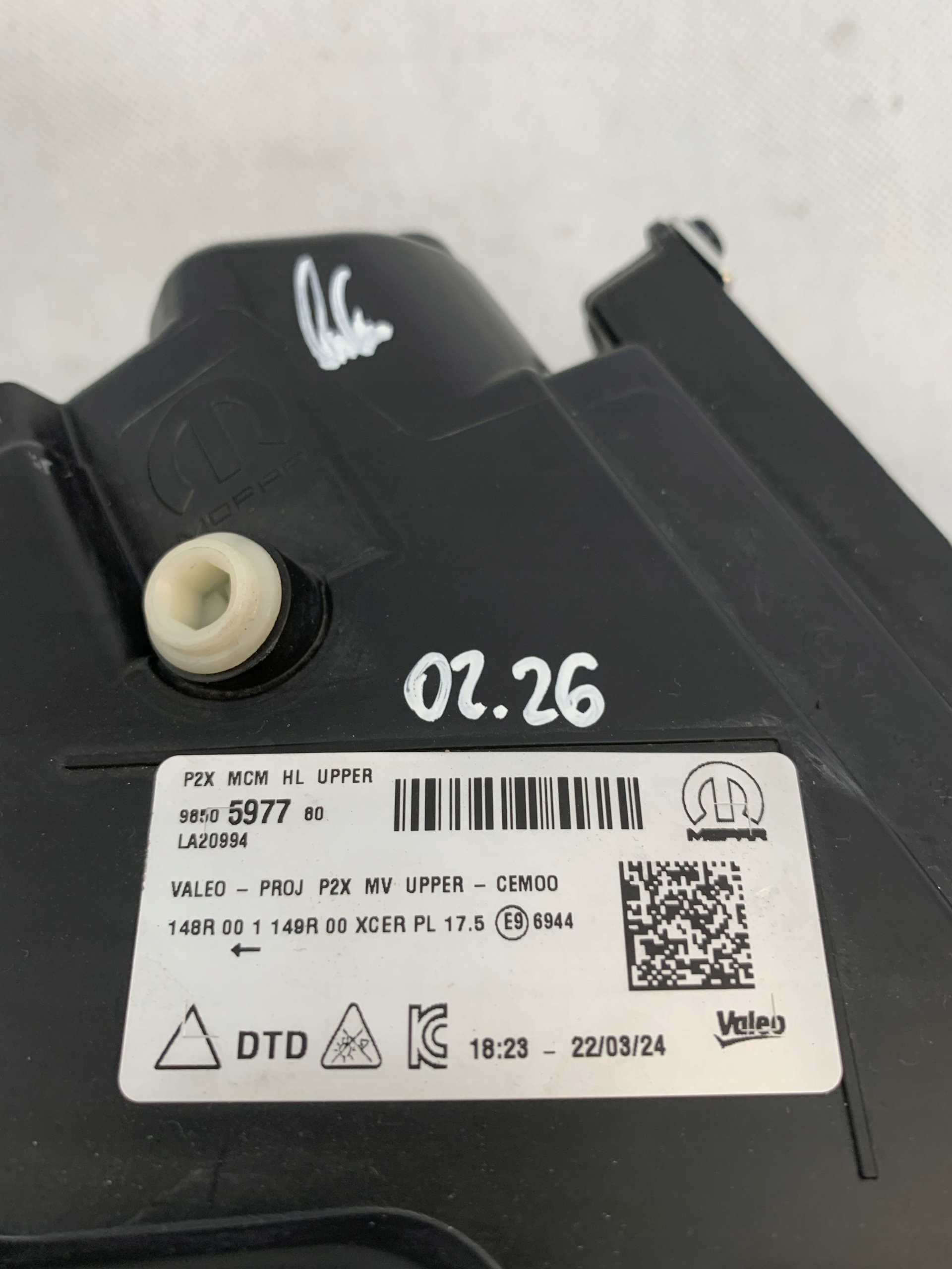 light front right reflektor Peugeot 208 Fullled FL 23r 9850597780 02.26