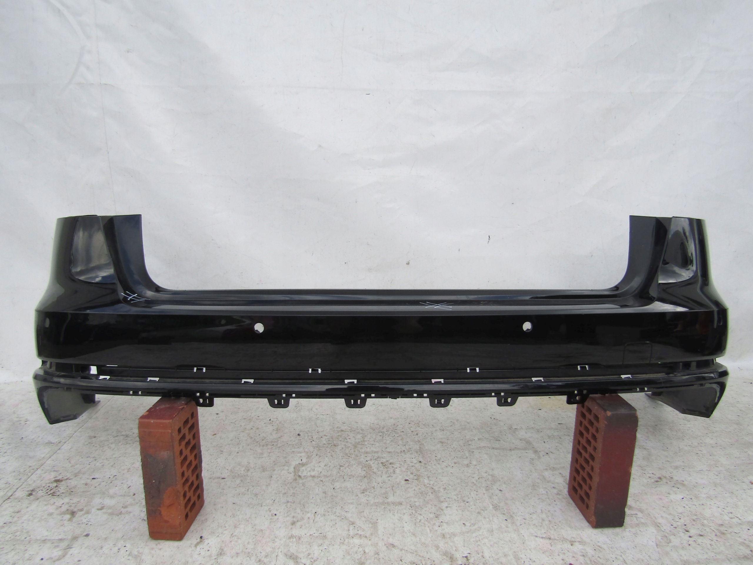 БАМПЕР AUDI A4w 15-19 УНИВЕРСАЛ ЗАД. S-LINE S4xpdc