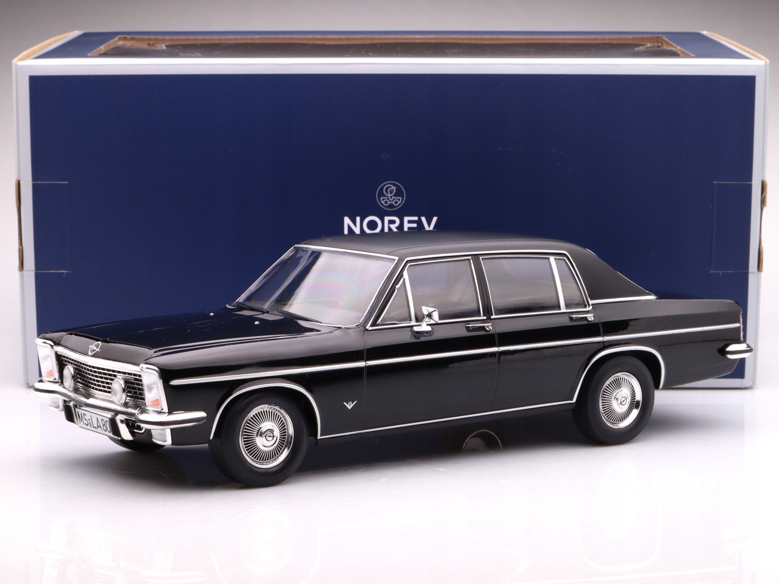 Opel Diplomat V8 1969, černý Norev 1:18