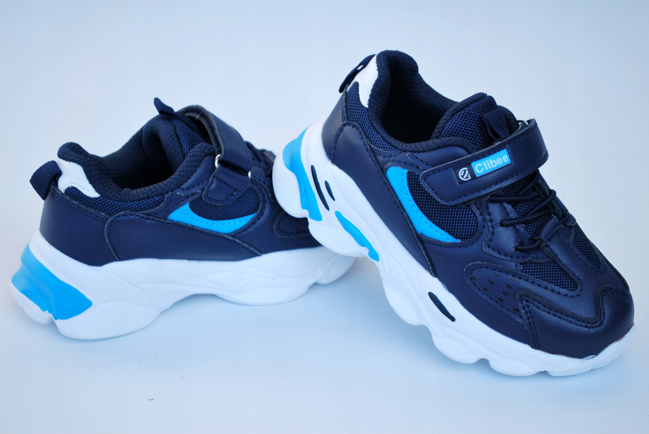 LEKKIE BUTY SPORTOWE ADIDASY w.skóra r.34 / 21,2cm Rozmiar 34