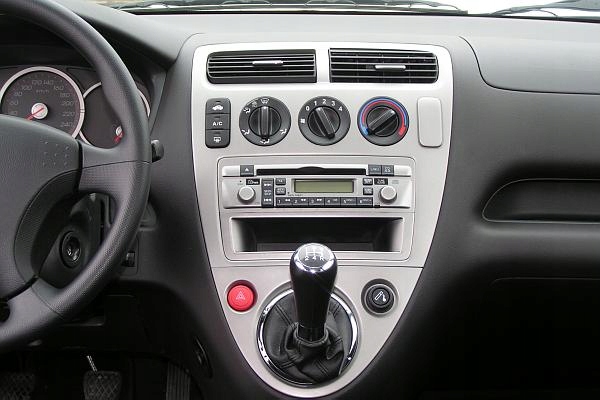 PIONEER DEH-S320BT RADIO CD AUX HONDA CIVIC VII Rodzaj akcesoryjny
