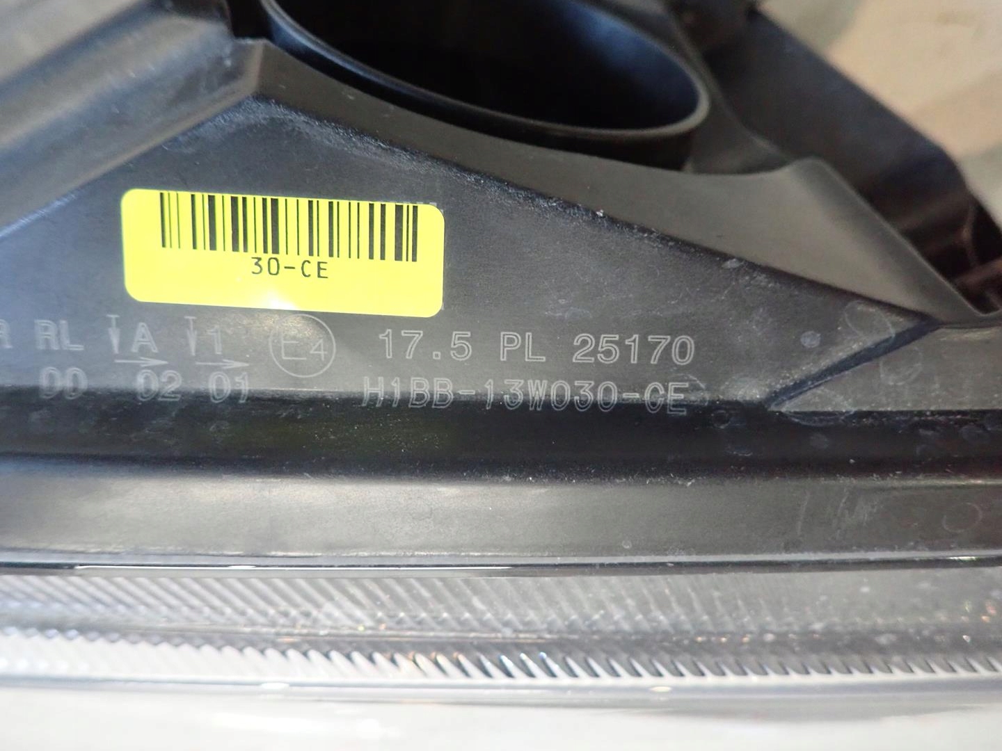 light front front left FORD FIESTA MK8 2017