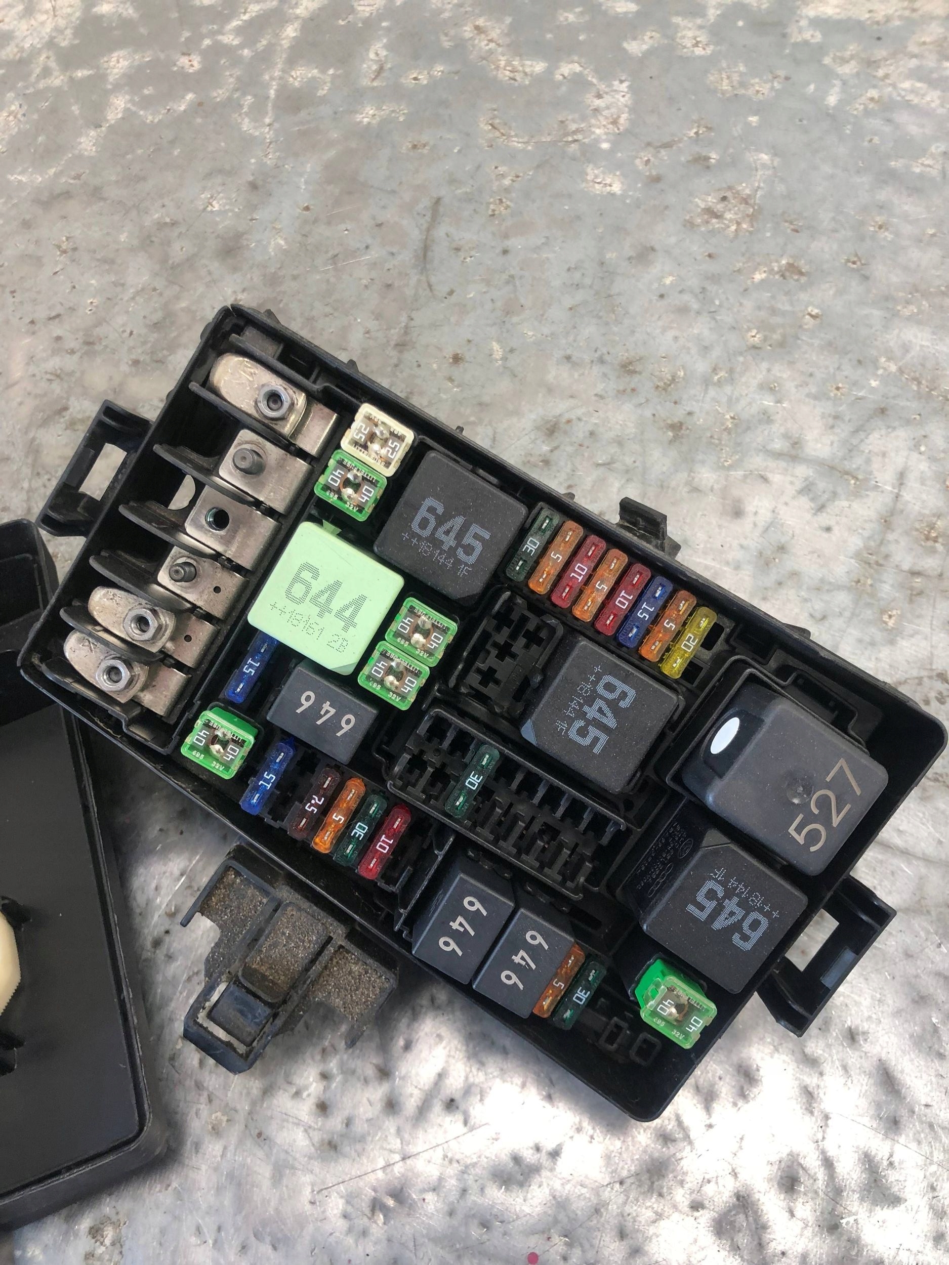 Kasten der Sicherungen VW PASSAT B8 5Q0907361B
