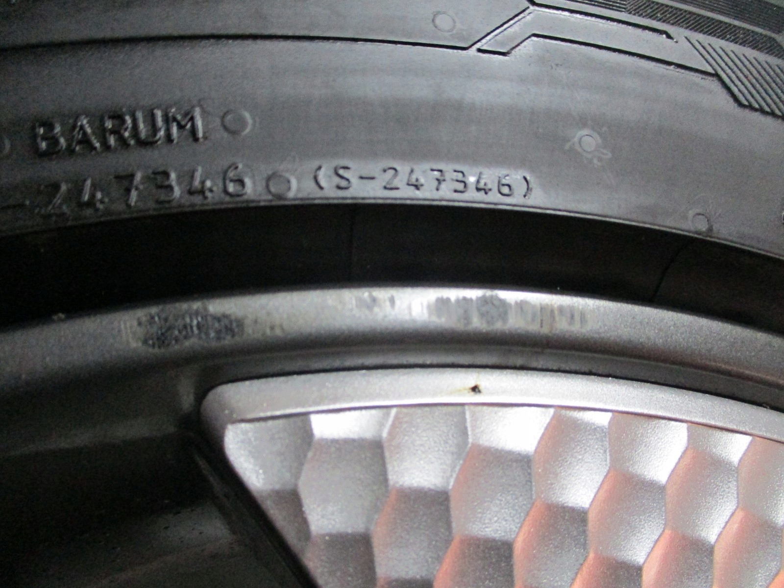 wheels discs tyres HYUNDAI IONIQ R17 7MM M+S
