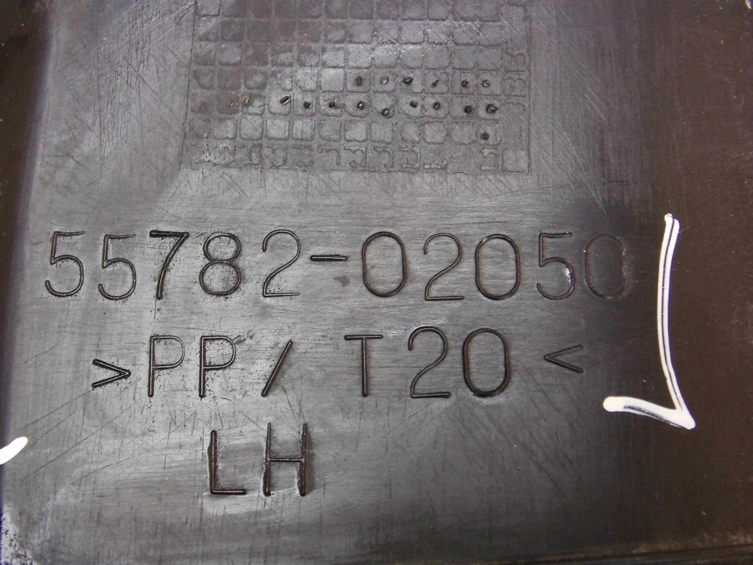 Toyota Corolla E12 torpedo left right front 55781-02080 55782-02050
