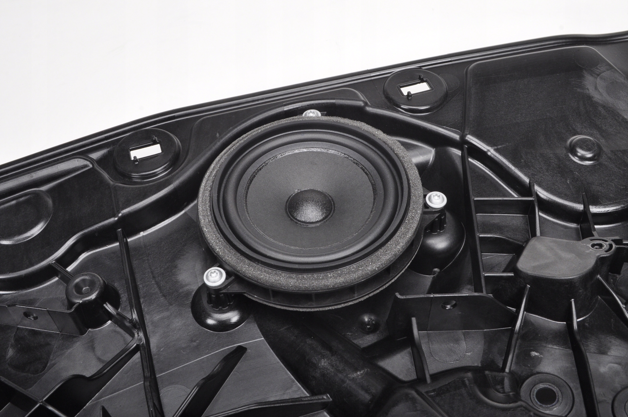 BMW F44 GRAN COUPE WYGLUSZENIE DRZWI LEWY PRZOD Quality of parts according to GVO O original with car manufacturer s logo OE