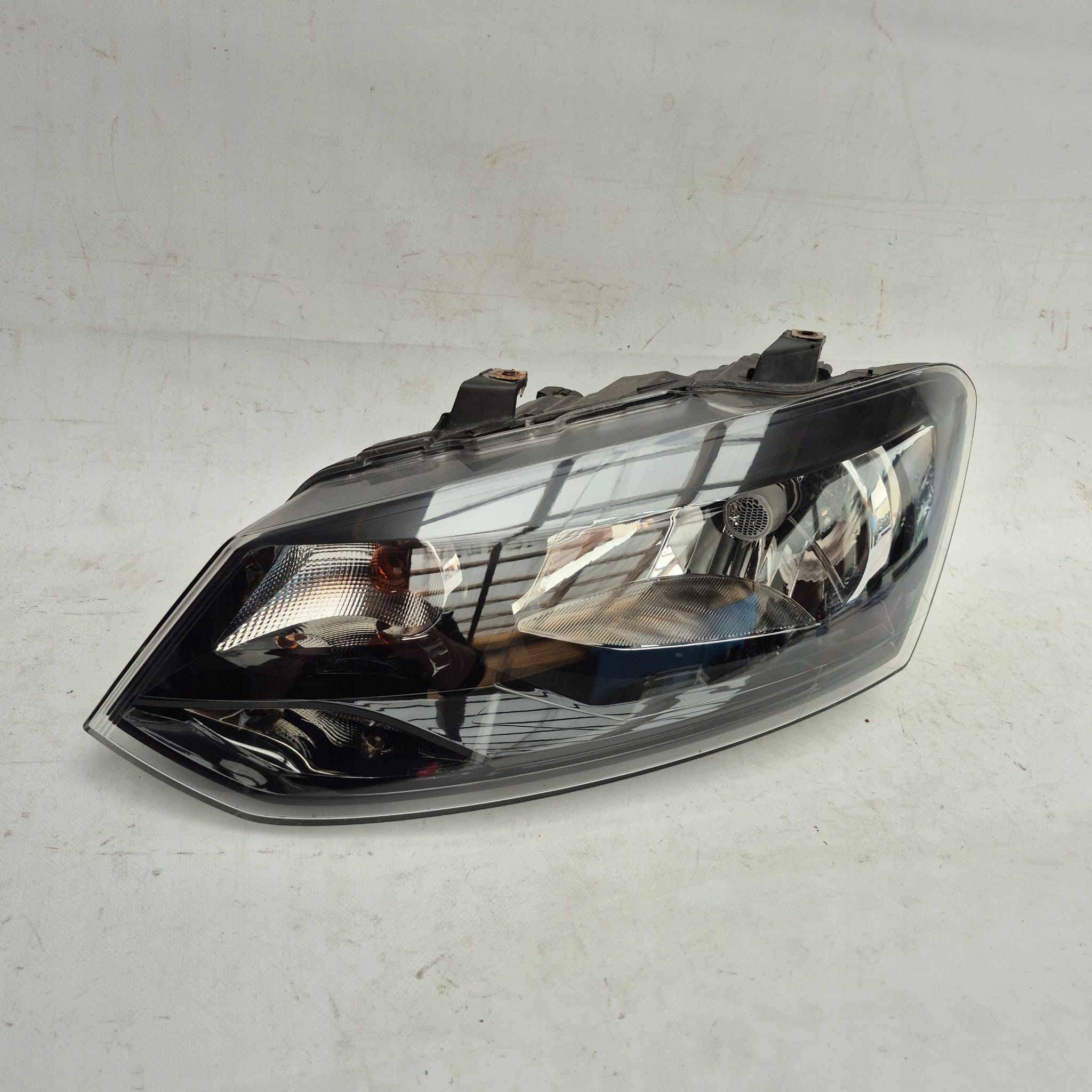 VW POLO V 5 6R 09-14 light left front front 6R1941015E