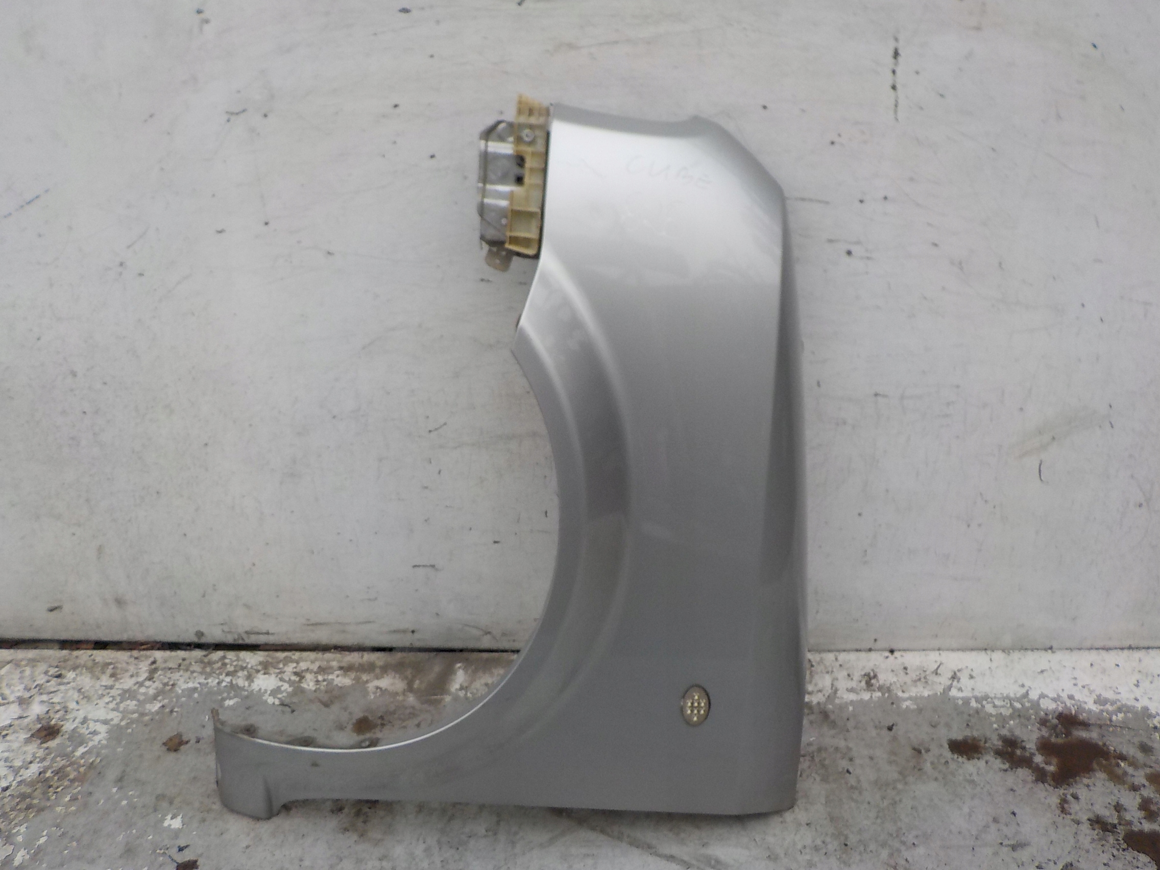 828 NISSAN CUBE II Z11 fender left front front