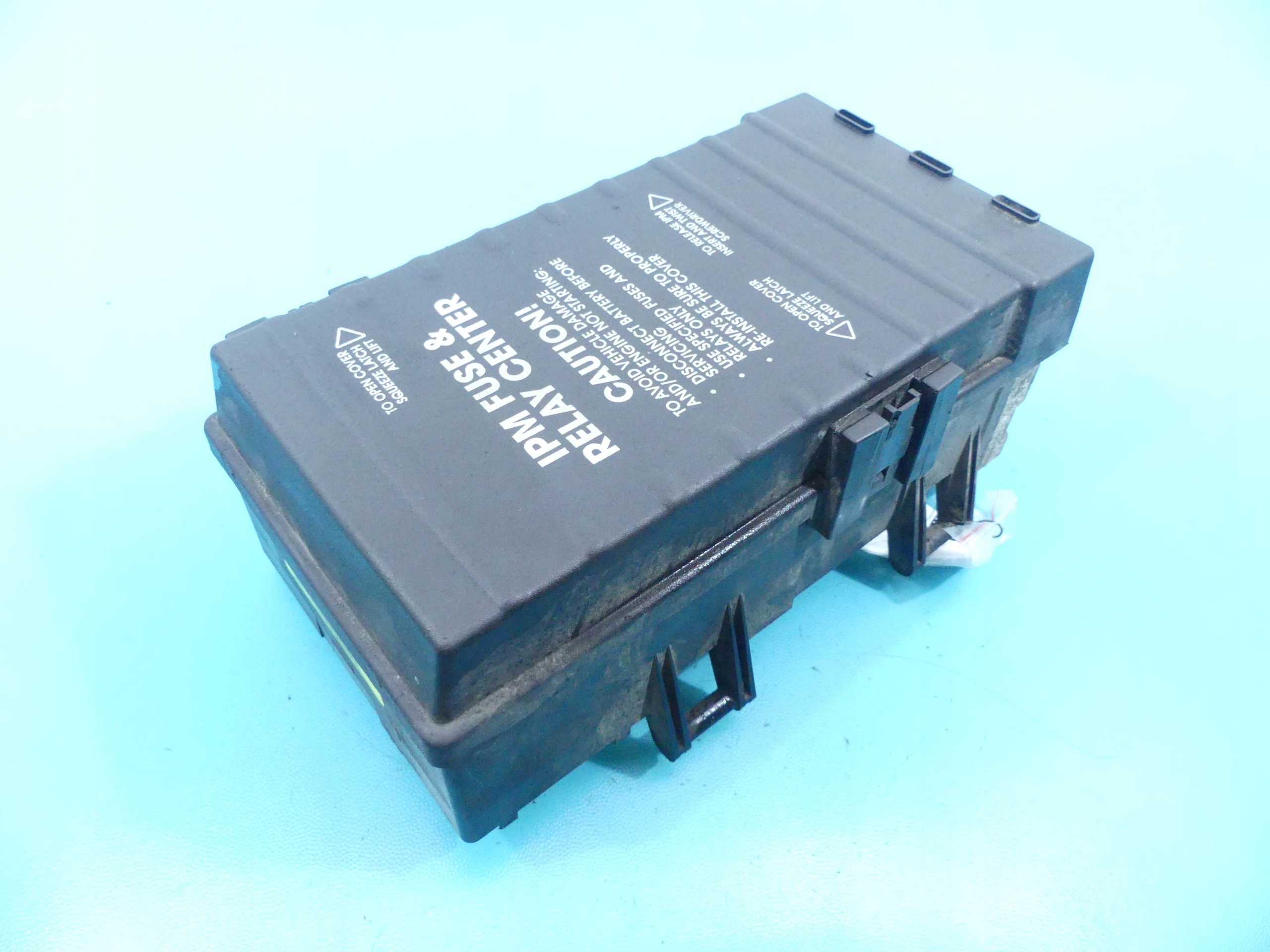 SKRZYNKA BEZPIECZNIKÓW DODGE CARAVAN 04727556AC