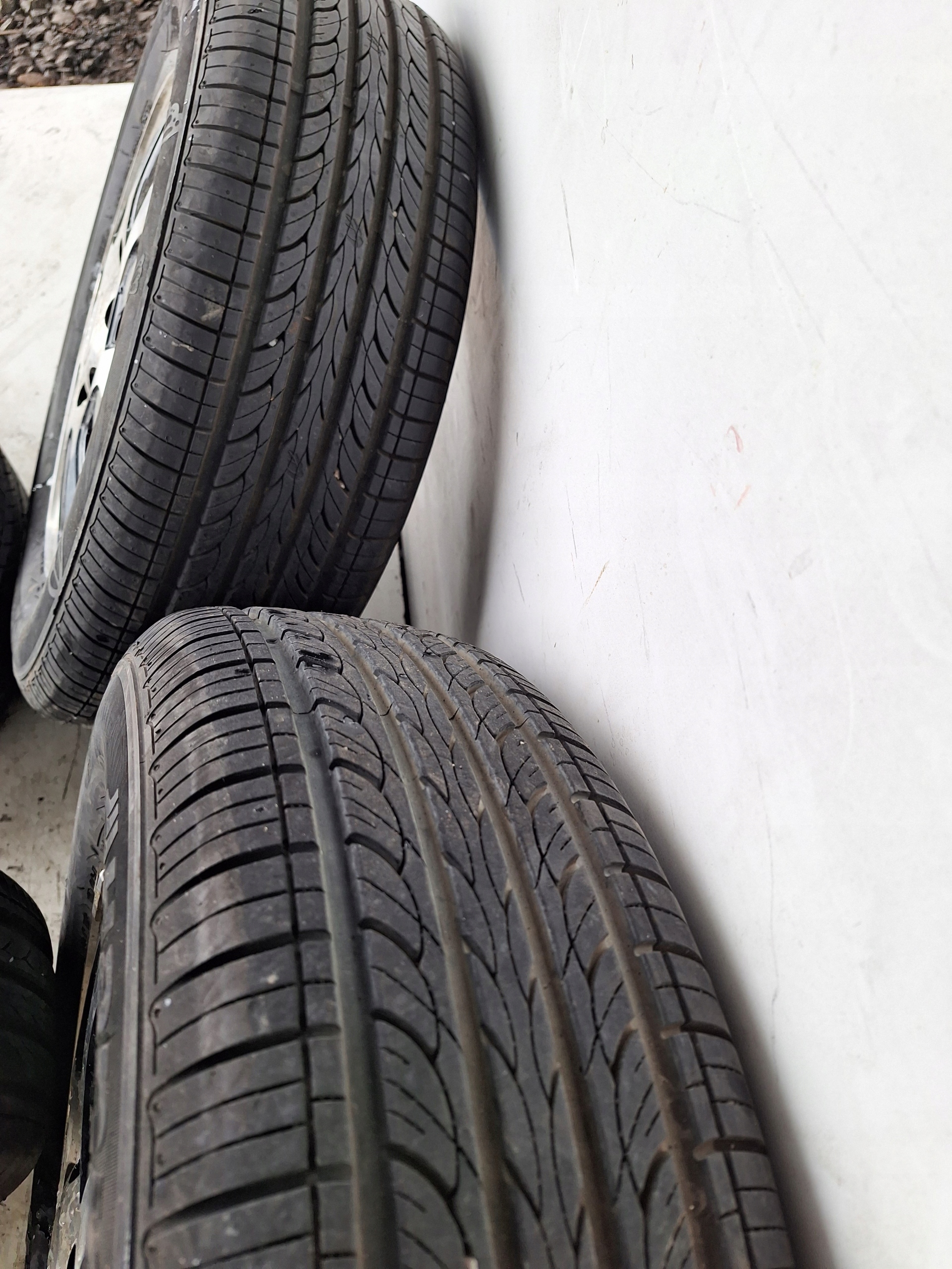 KIA FORTE CERATO 09-12 discs + tyres 195/65 15