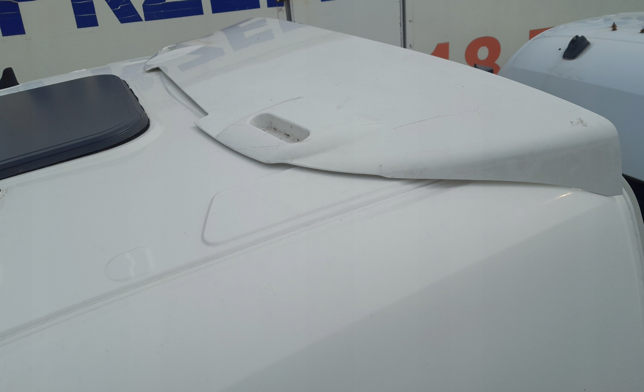 SPOILER OWIEWKA DACHOWIEC KABINY RENAULT GAMA T Producent części Renault OE