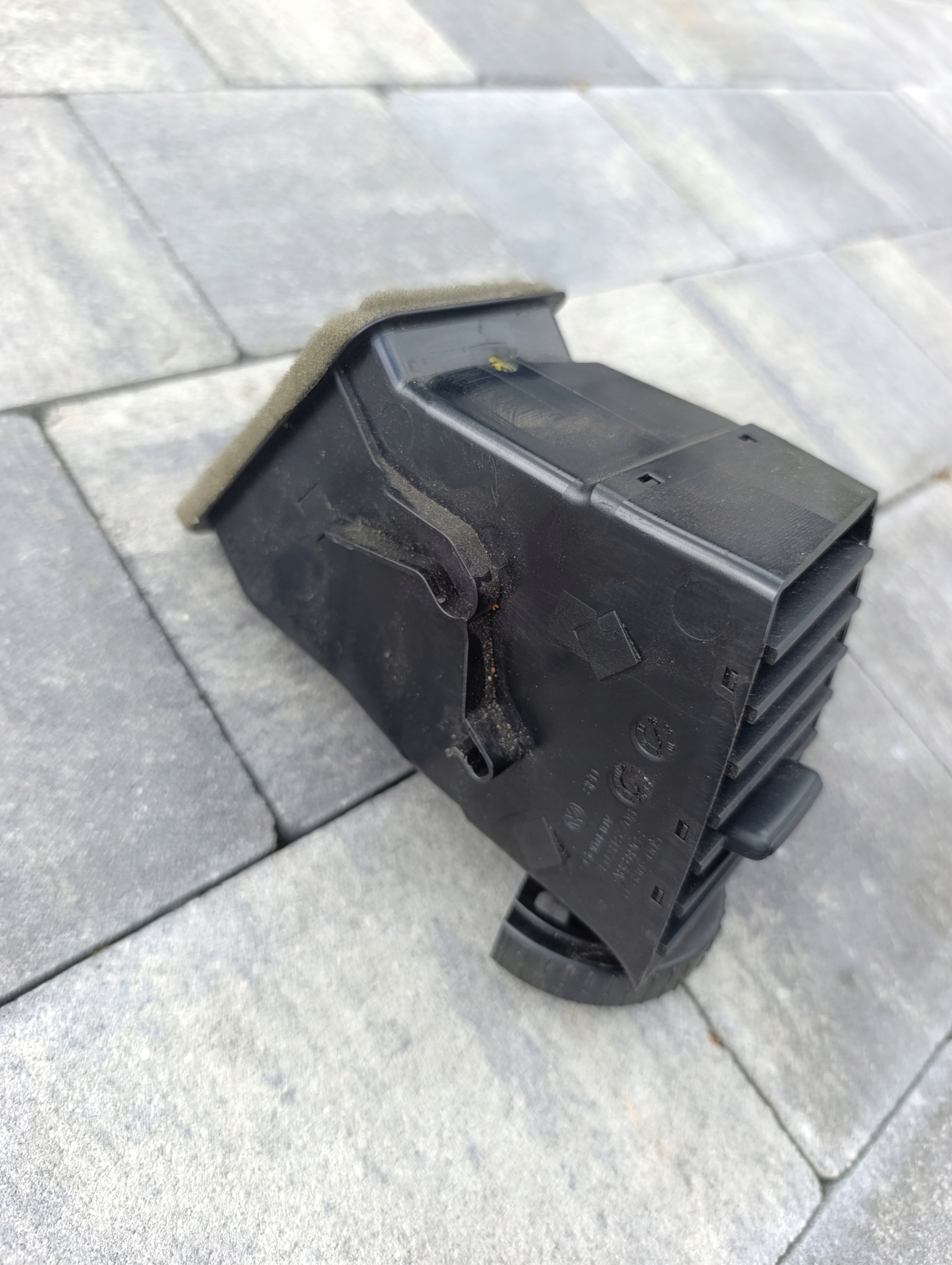 VW T5 LIFT grid air conditioning devices central right 7E0815706