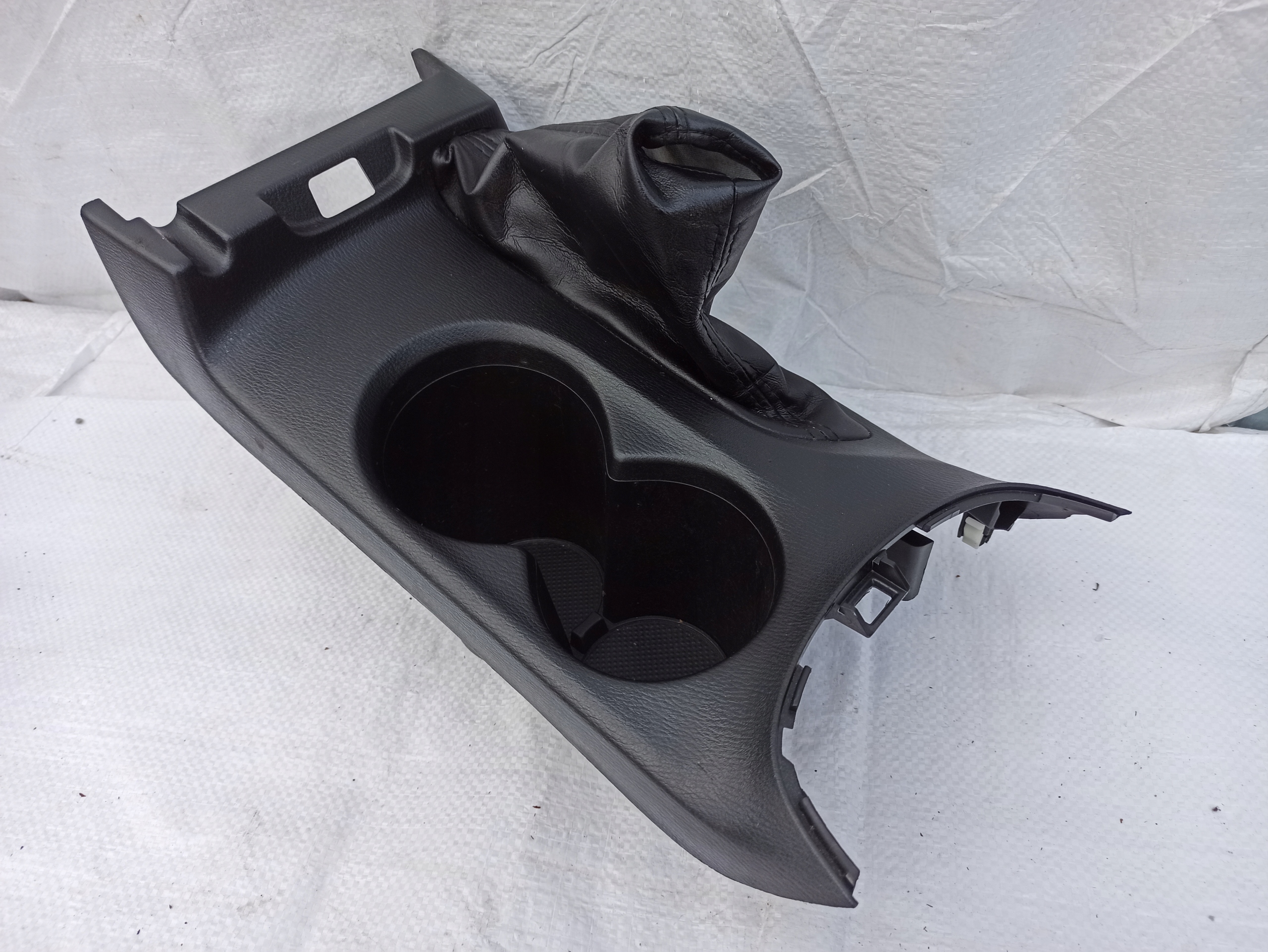 KE40-64431 - MAZDA CX - 5 CUPHOLDER РУЧНОЙ СИЛЬФОН