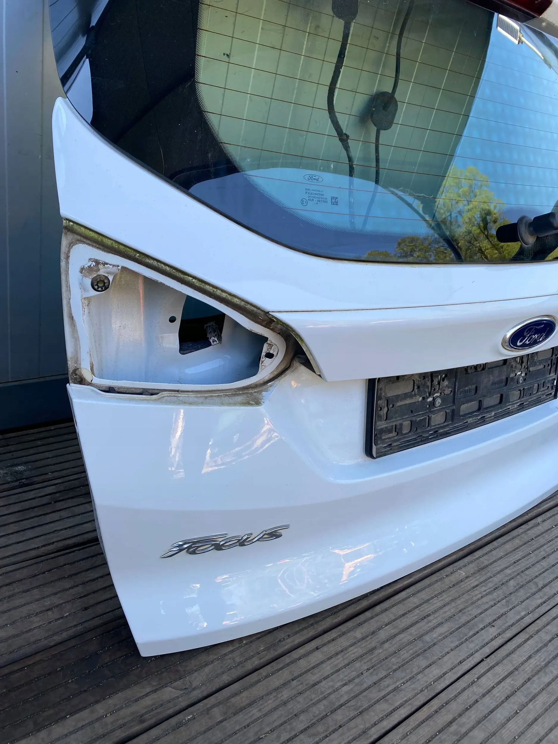 FORD FOCUS MK3 KOMBI complete trunk door boot 5B
