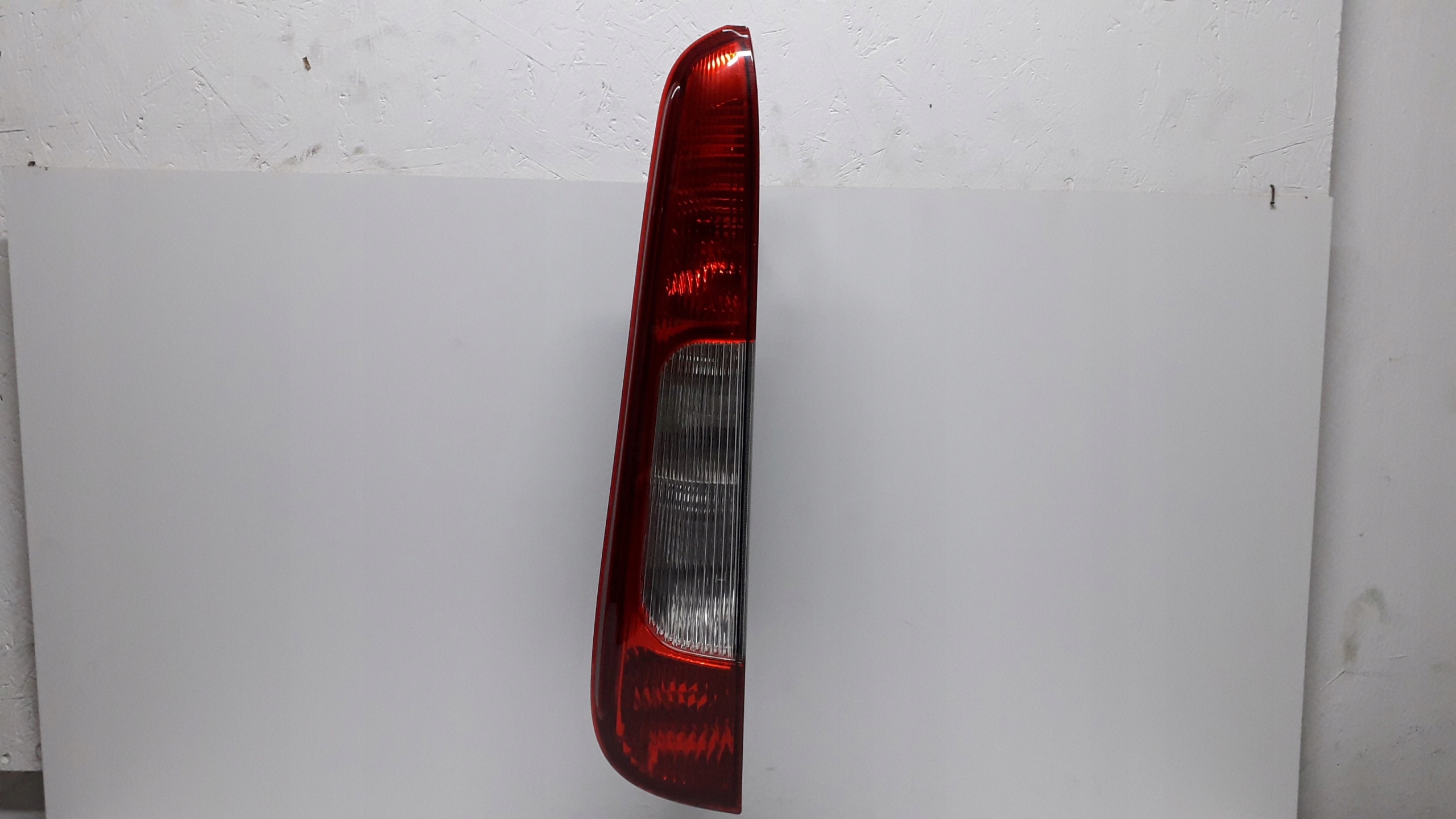 FORD C-MAX MK1 LAMPA TYLNA LEWA + WKŁAD