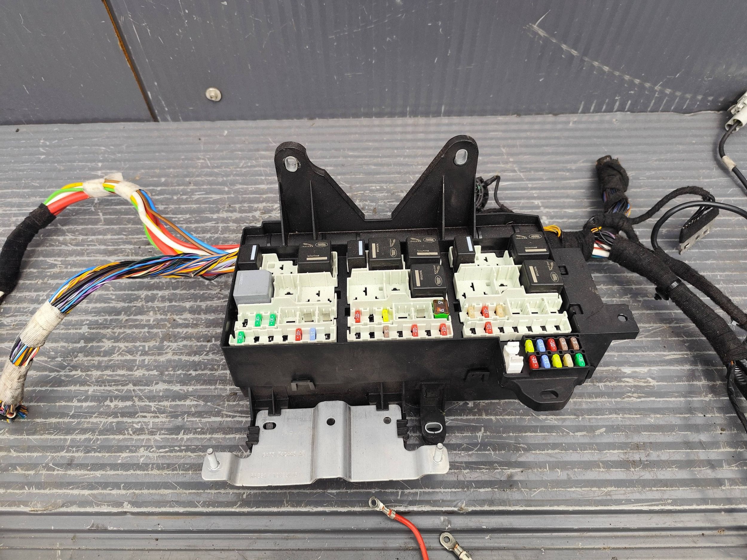 JAGUAR XE 760 fuse box