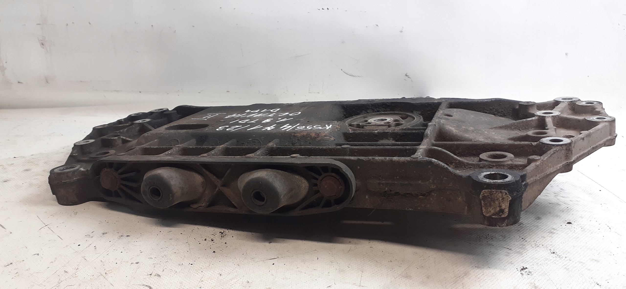 Skoda Octavia II 1.9 TDI axle beam sider front 1K01993696