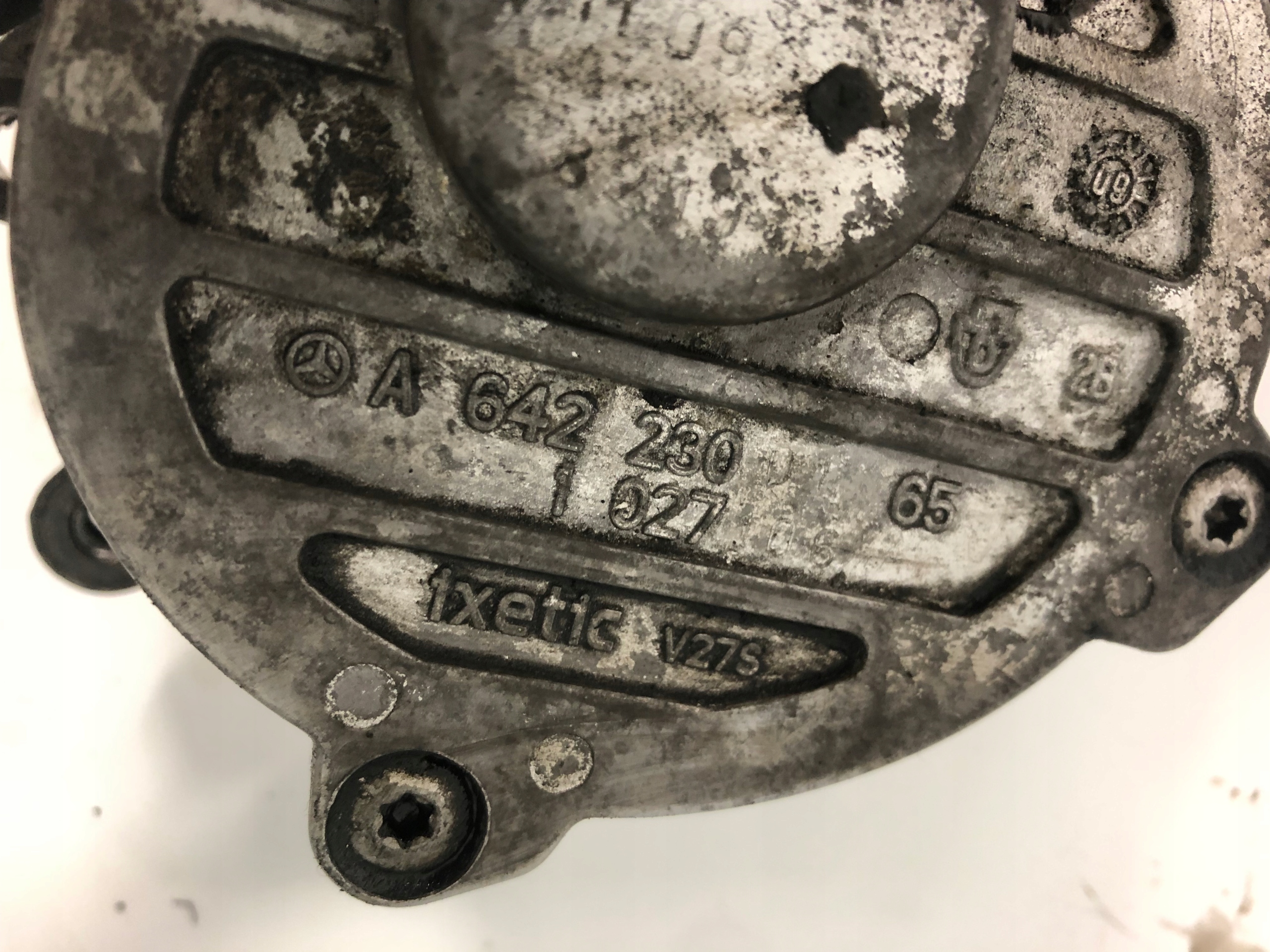 MERCEDES W212 350CDI pump VACUM pump vacual