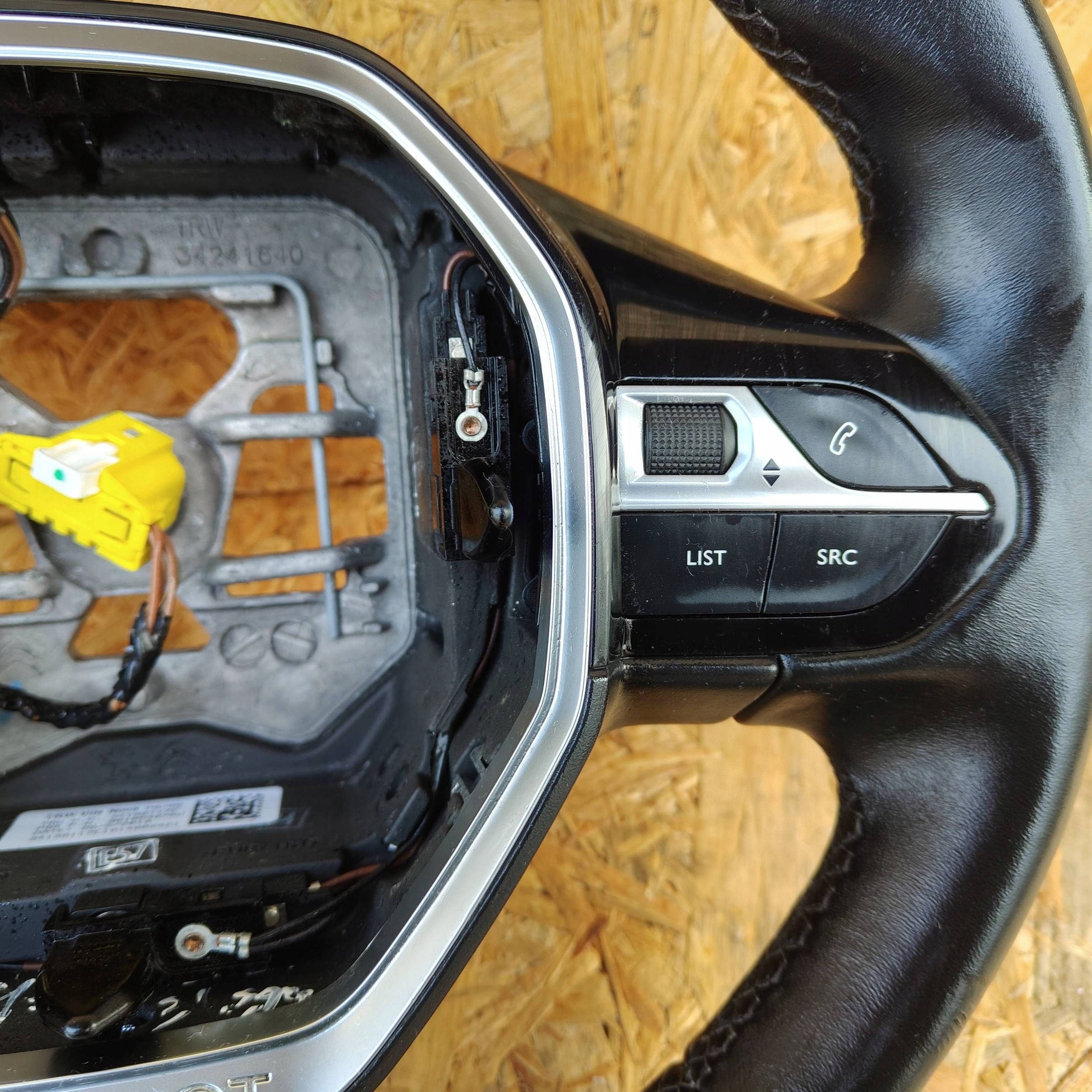 lenkrad Peugeot 5008 II 98105487au
