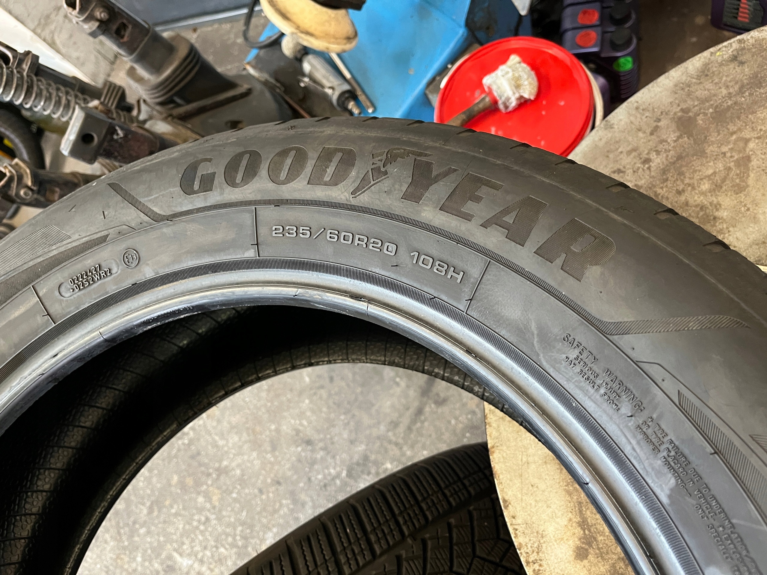 2 tyres winter 235/60R20 GOODYEAR UltraGrip Performance + 6,5mm