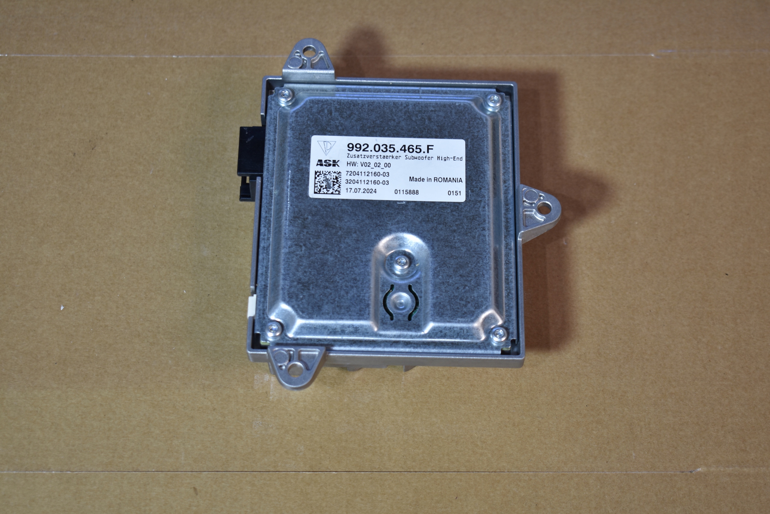 IDEALNY amplifier PORSCHE 992 1