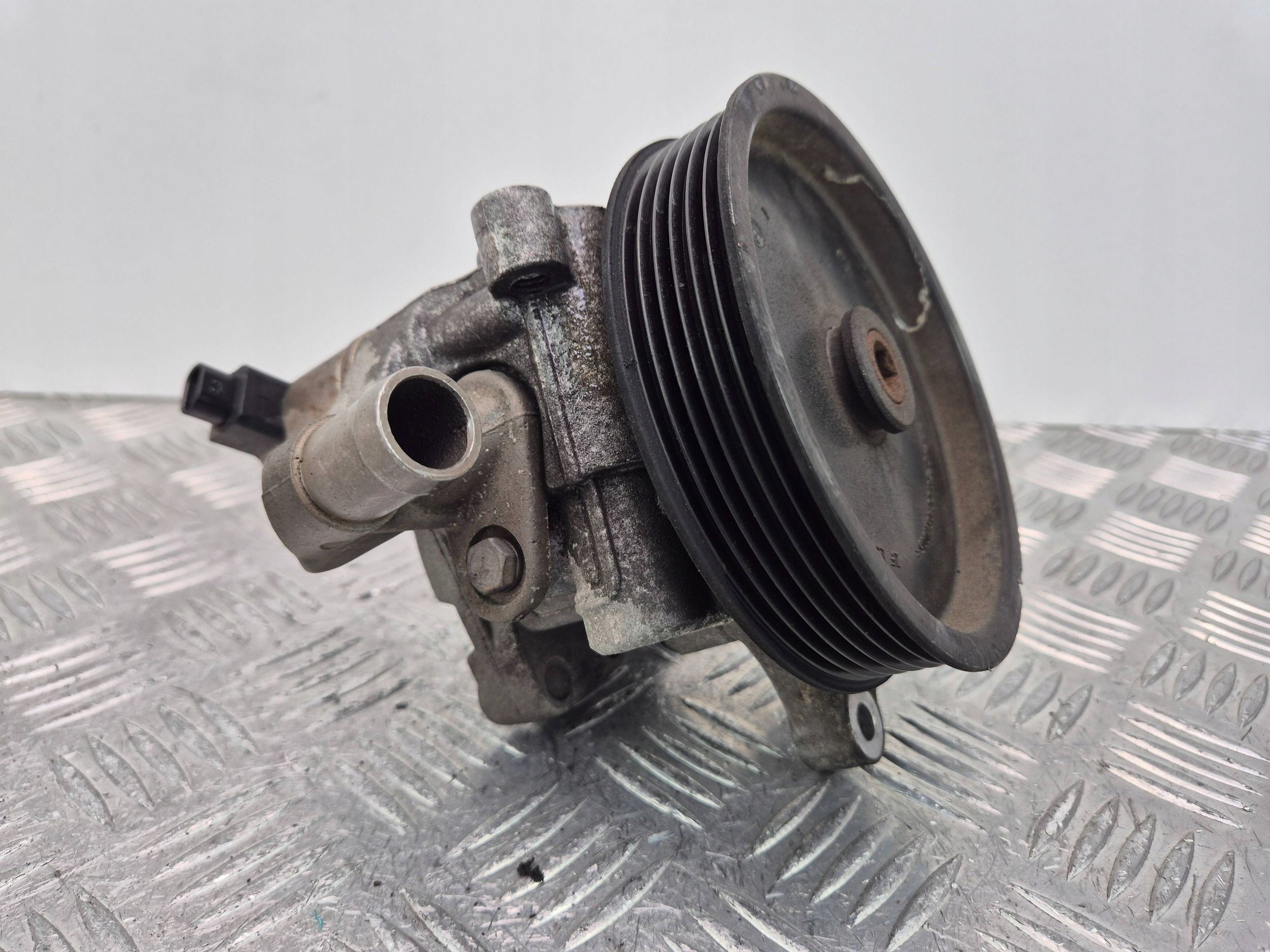 Mercedes E200 CGI W212 Pompa servosterzo A0064666801 M271.820