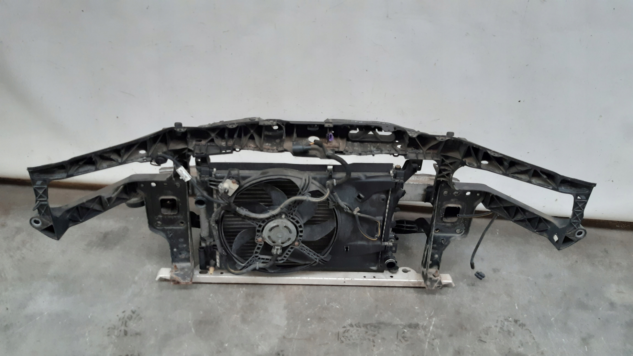 pillar iron support panel for radiators kpl Opel Corsa D