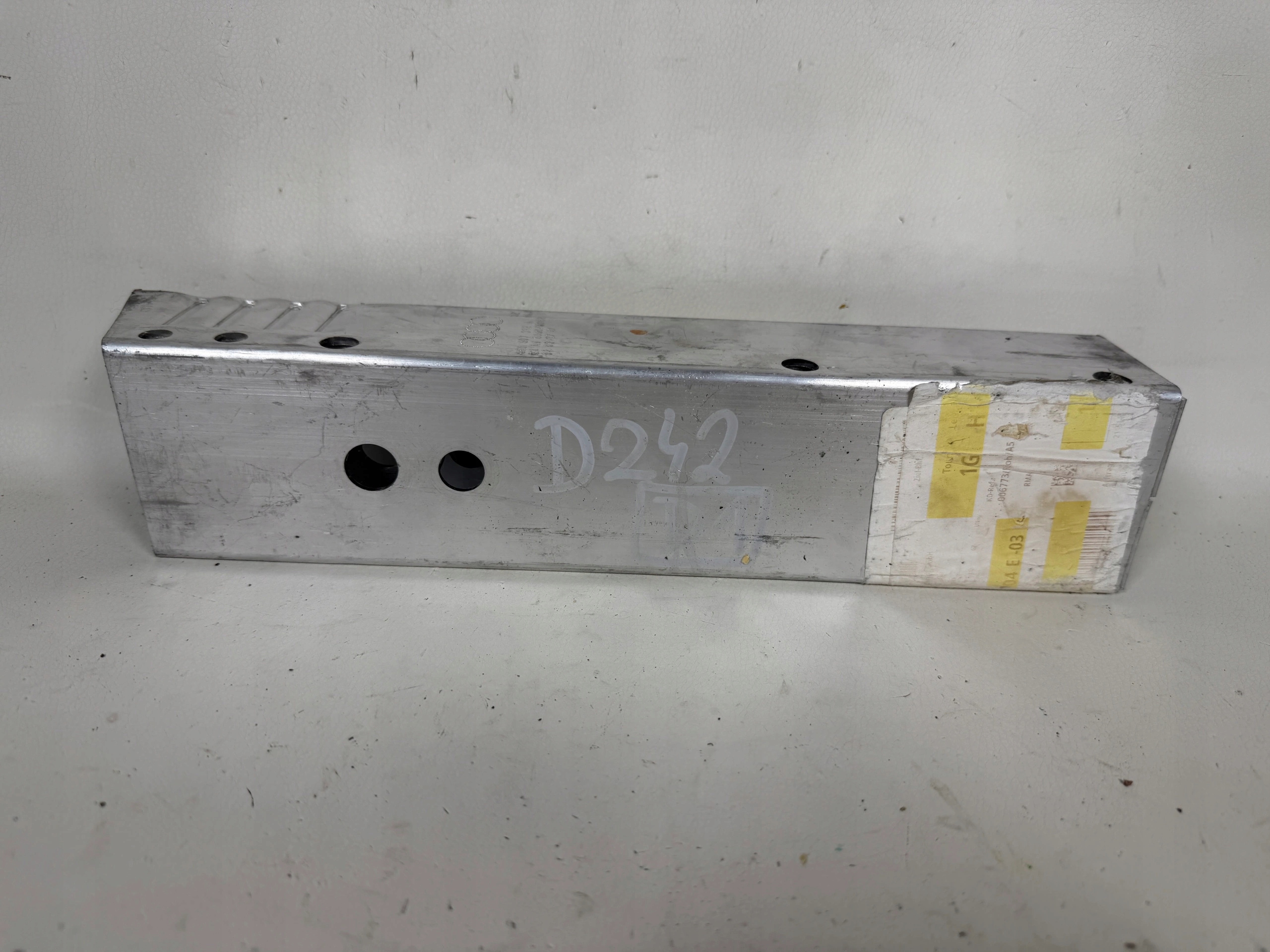 Audi A4 8K beam tip rear part 8K0807332