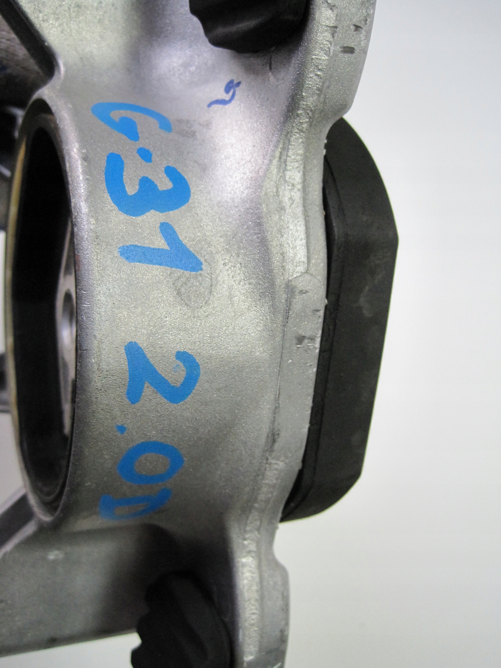 holder gearbox mounting BMW 5 G30 2,0D 6862577
