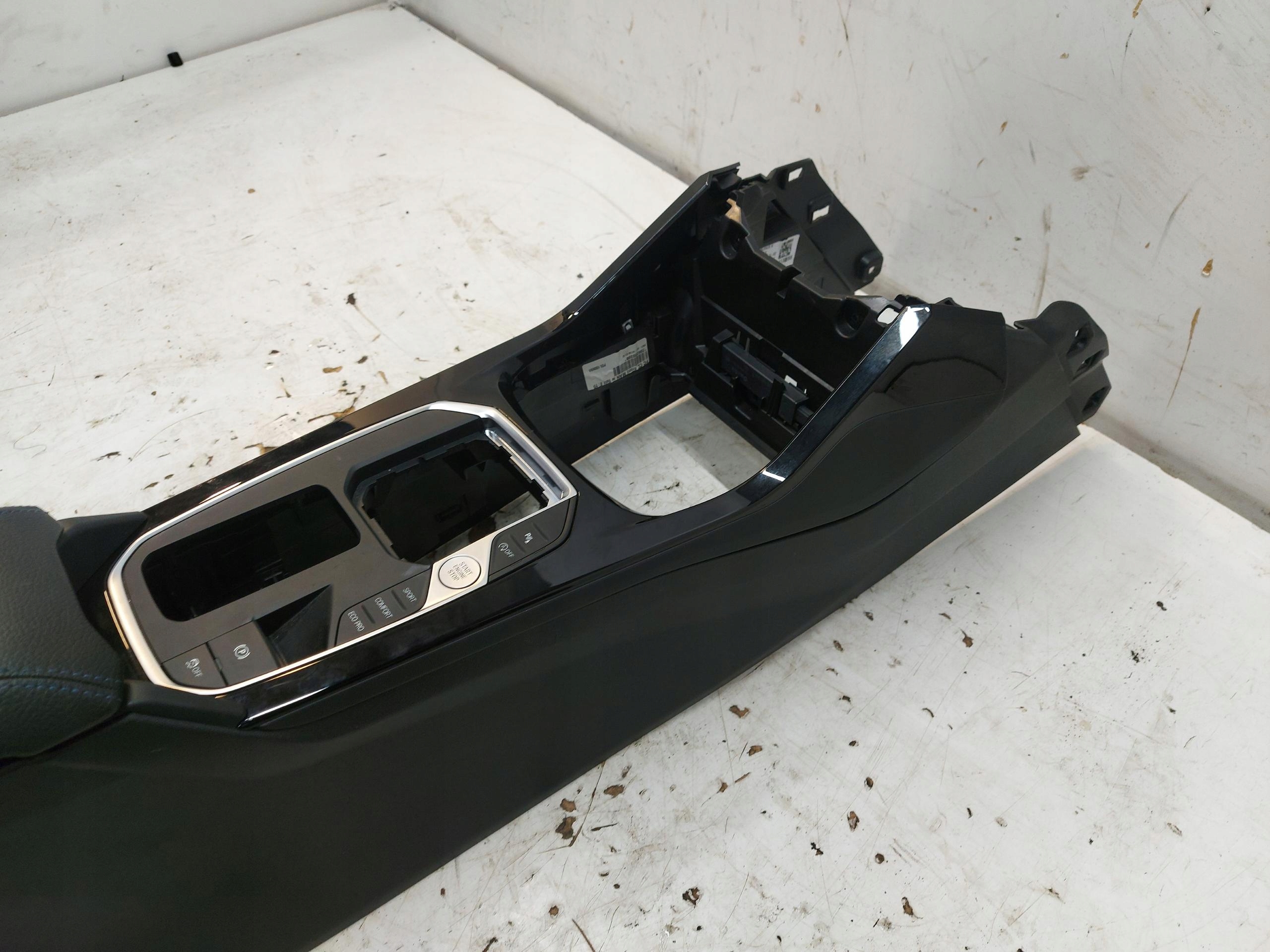 BMW F40 118i tunel central armrest frame chrom dekor 5a369d0