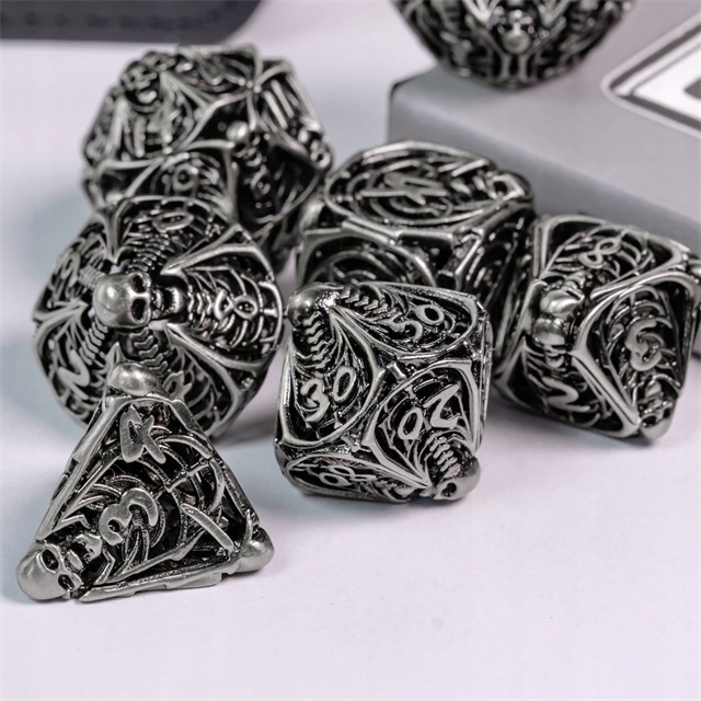 ZABILI MI PSA ZROBIŁEM Z NICH ZESTAW 7 METALOWYCH KOŚCI RPG Producent RGFK