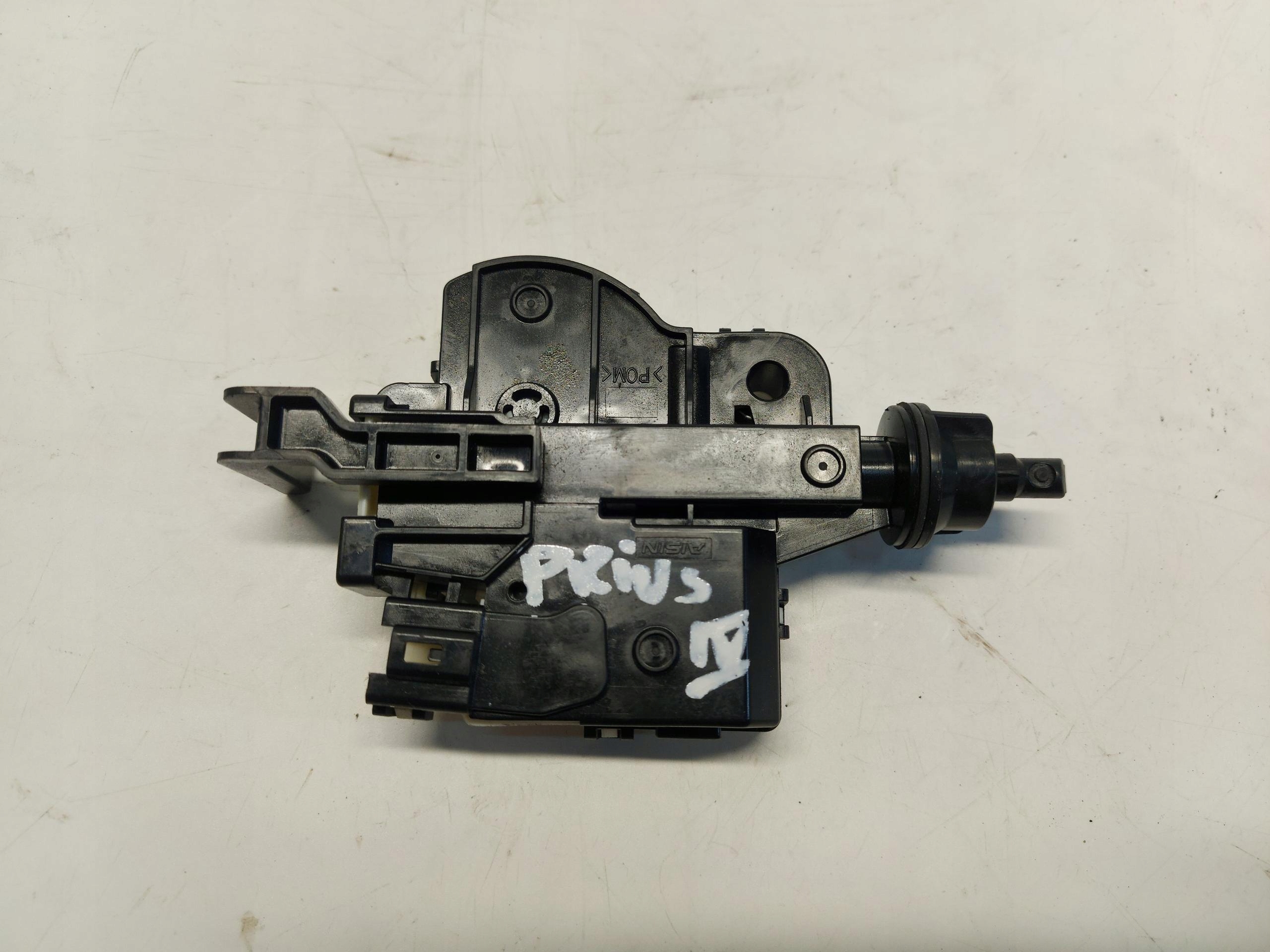 TOYOTA PRIUS IV Zamek klapki wlewu paliwa